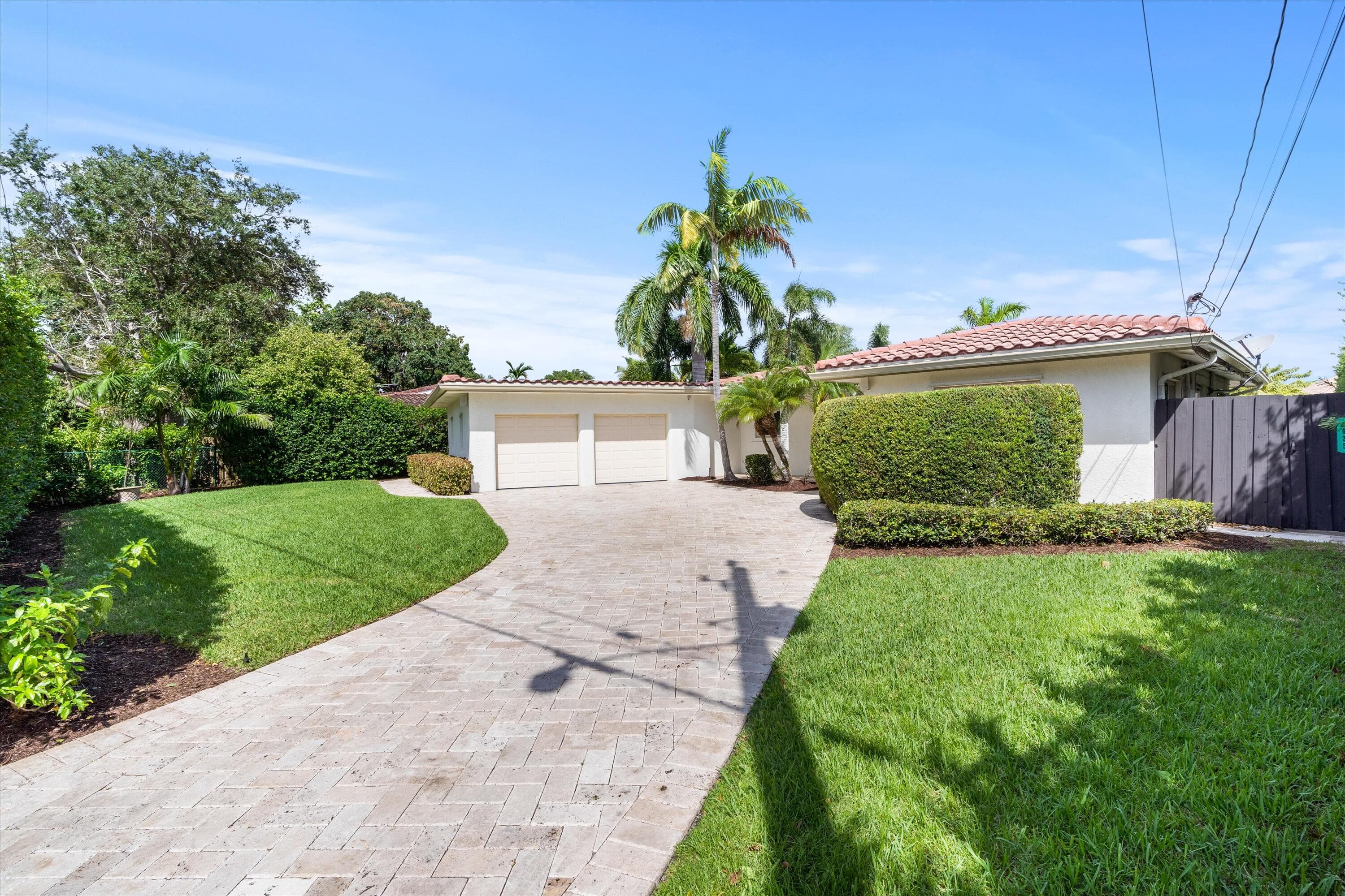 2625 NE 12th Street, Fort Lauderdale, FL 33304 — photo 2 of 35