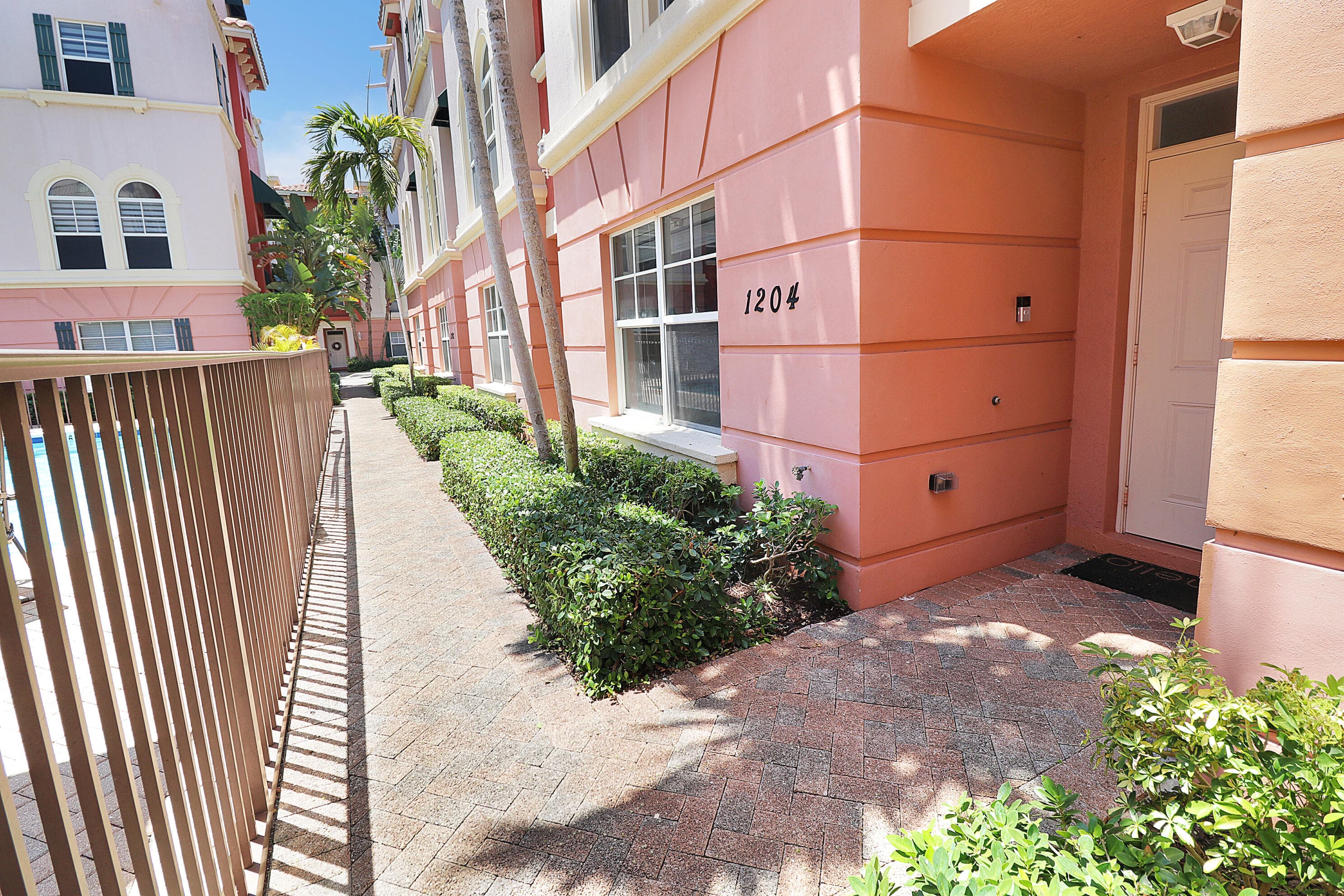 1033 NE 17th Way 1204, Fort Lauderdale, FL 33304 — photo 40 of 49