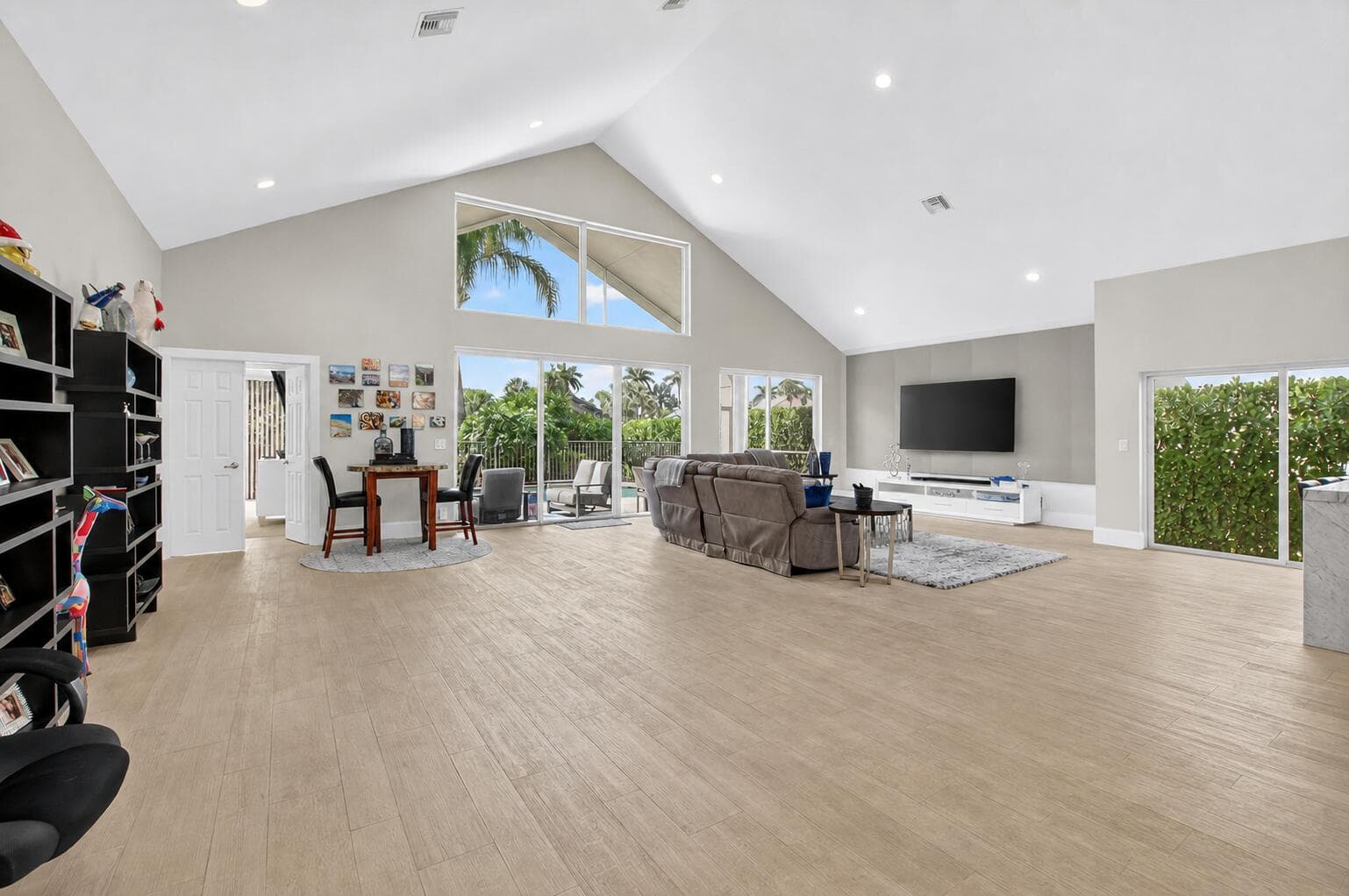 17320 Loch Lomond Way, Boca Raton, FL 33496 — photo 4 of 27