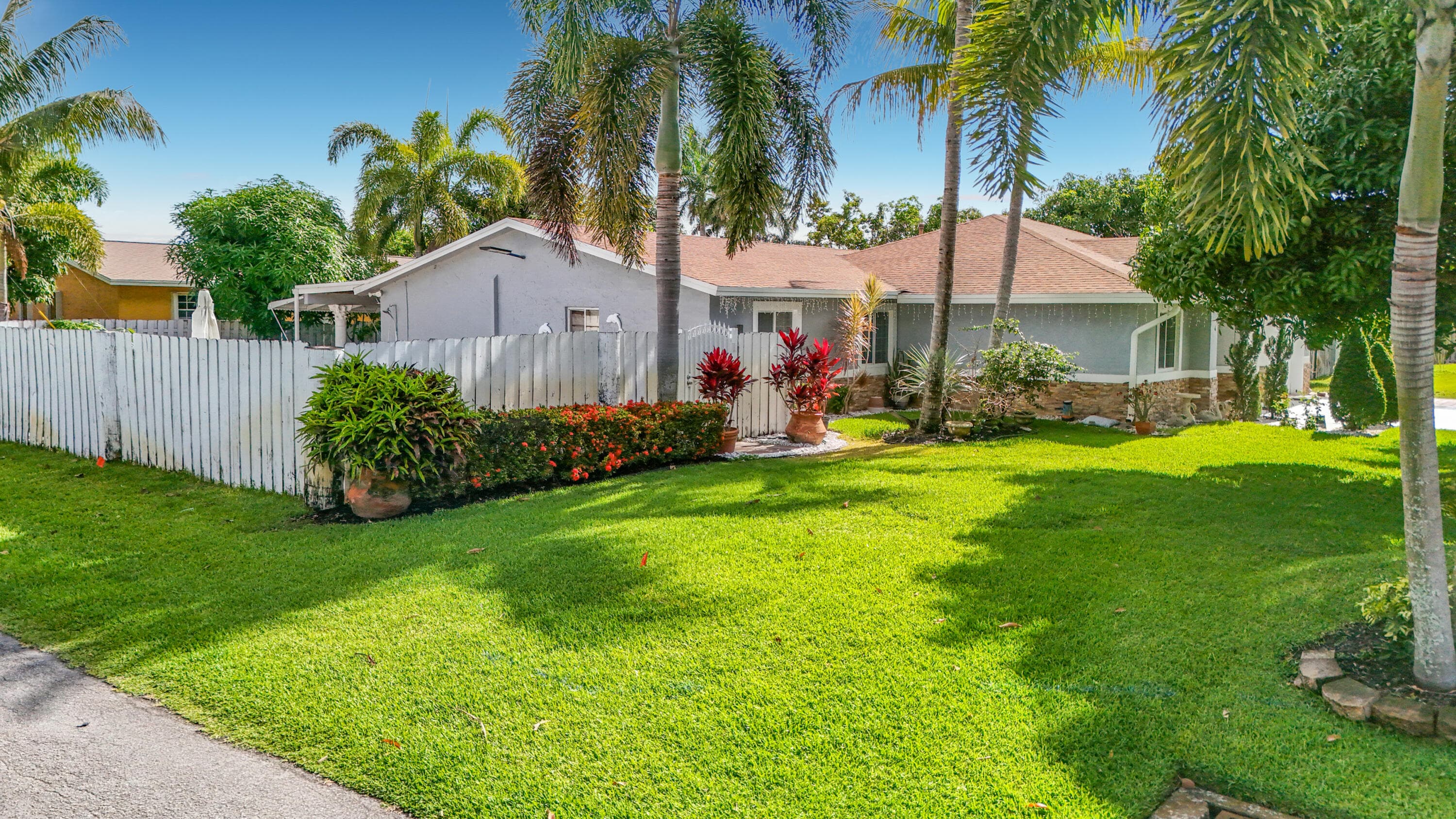 3119 Indian Trail, Lake Worth, FL 33462 — photo 4 of 82