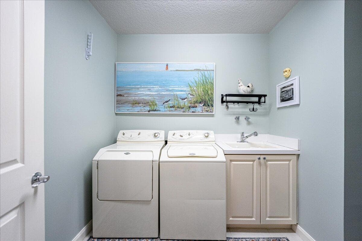 18 W Harbour Isle Drive W 102, Fort Pierce, FL 34949 — photo 29 of 31