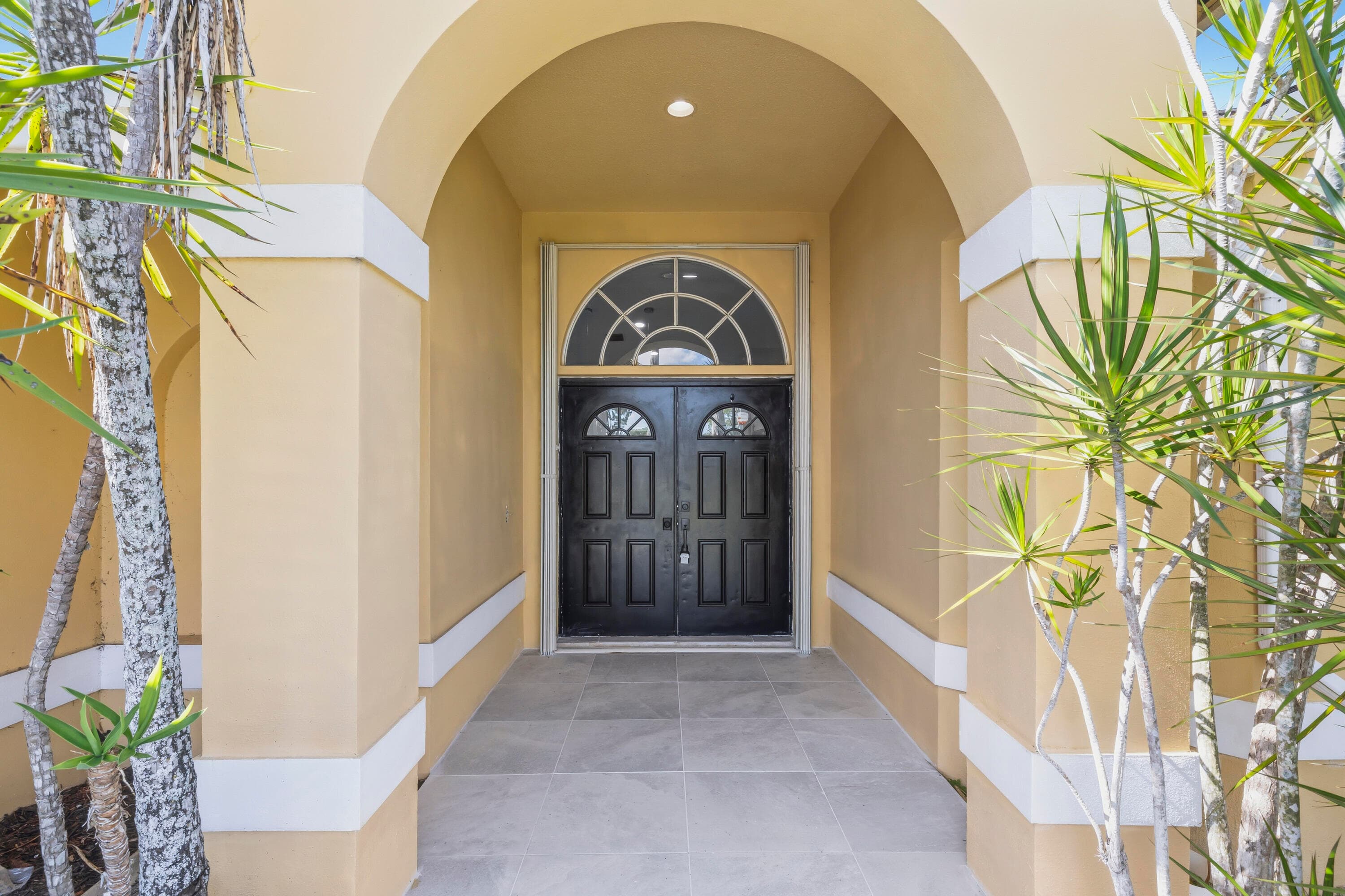 104 Oxford Court, Royal Palm Beach, FL 33411 — photo 6 of 46