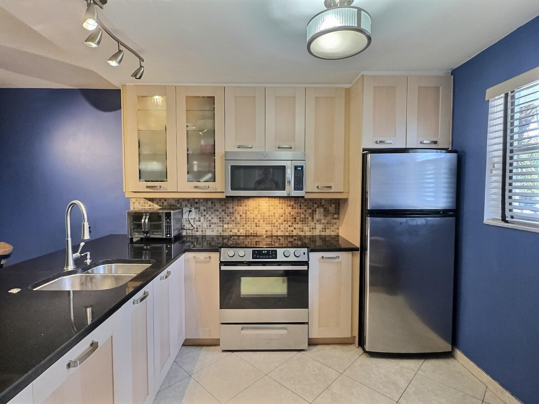 3150 Holiday Springs Boulevard 8-204, Margate, FL 33063 — photo 2 of 36