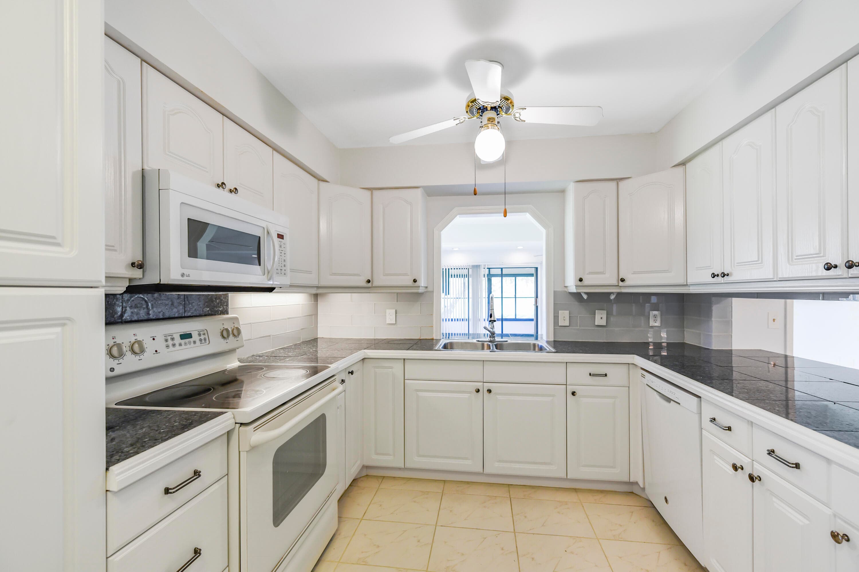 13257 Touchstone Place, Palm Beach Gardens, FL 33418 — photo 15 of 28