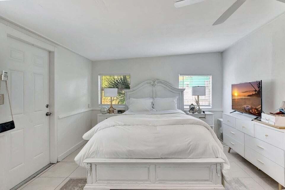 329 SE 3rd Avenue, Delray Beach, FL 33483 — photo 13 of 26