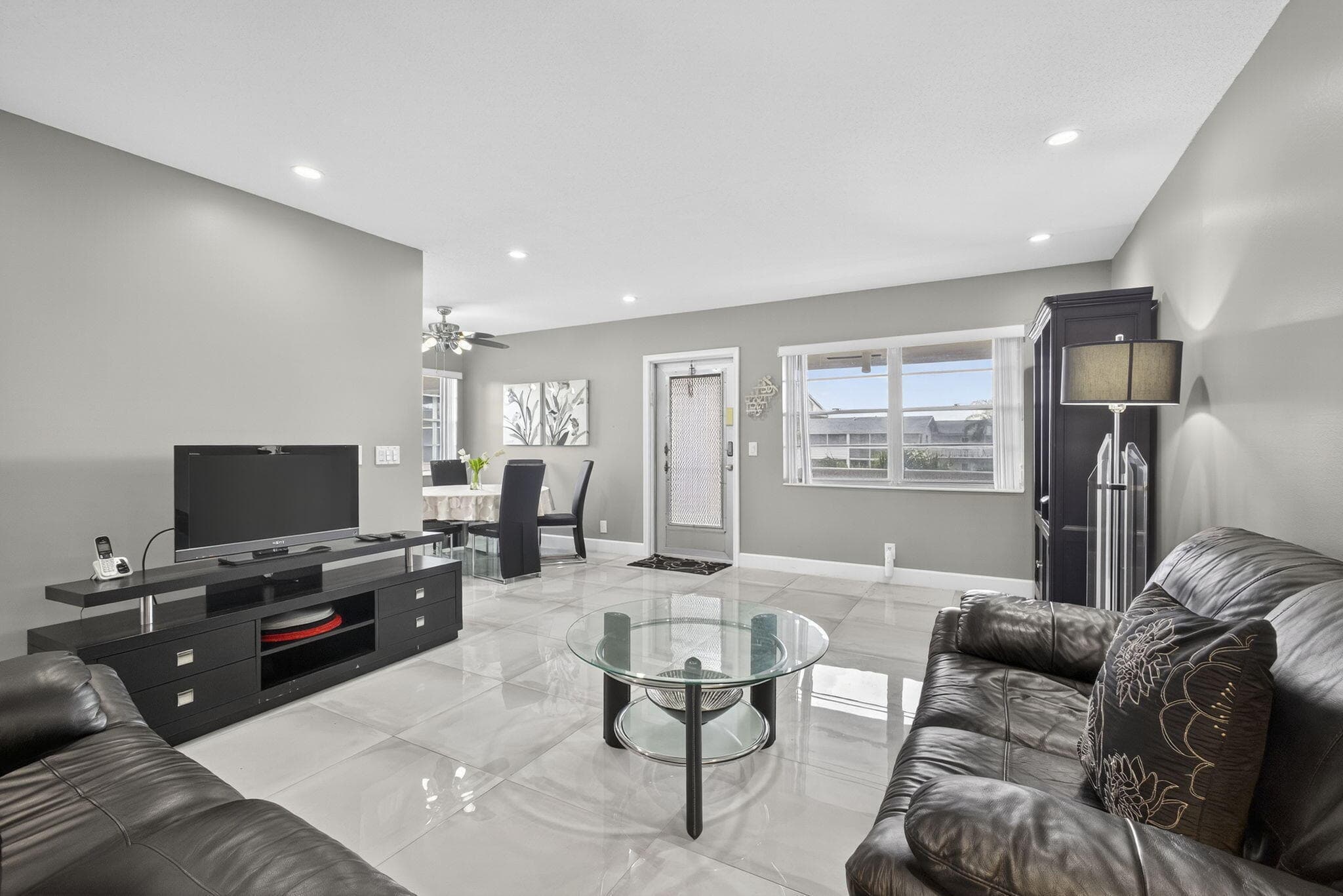 160 Easthampton G, West Palm Beach, FL 33417 — photo 4 of 32