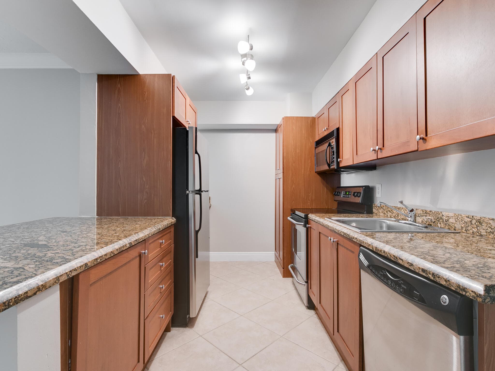 4001 NE 21st Avenue 207, Fort Lauderdale, FL 33308 — photo 10 of 27