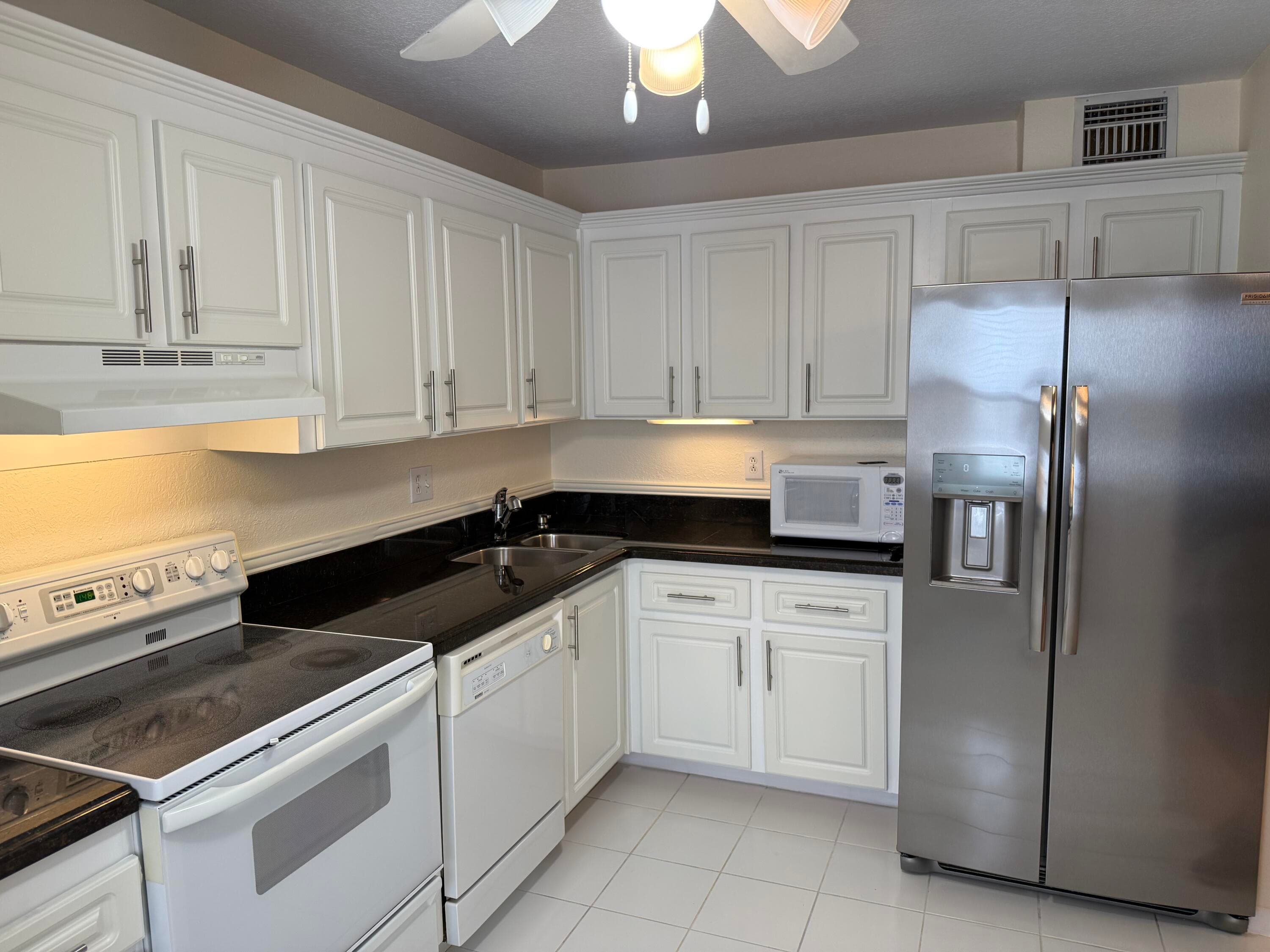 3100 NE 48th Street 908, Fort Lauderdale, FL 33308 — photo 5 of 38