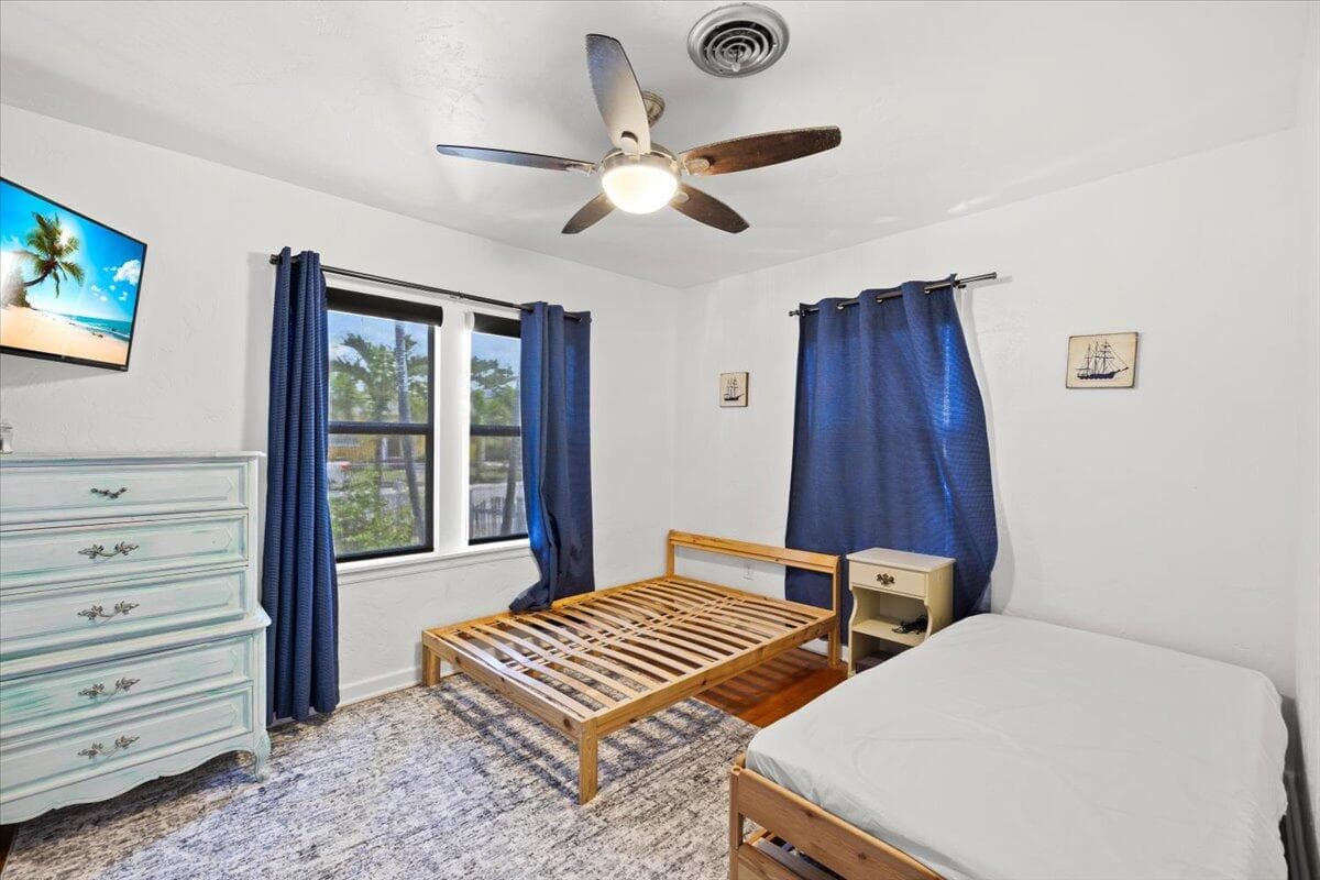 915 N K Street, Lake Worth Beach, FL 33460 — photo 14 of 38