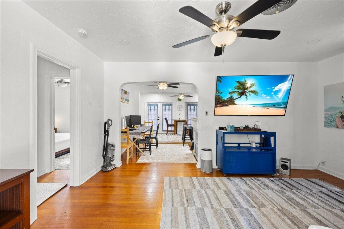 915 N K Street, Lake Worth Beach, FL 33460 — photo 5 of 39