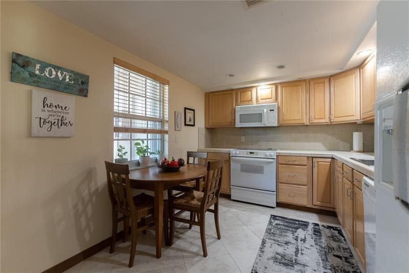 3700 Oaks Clubhouse Drive 103, Pompano Beach, FL 33069 — photo 65 of 78
