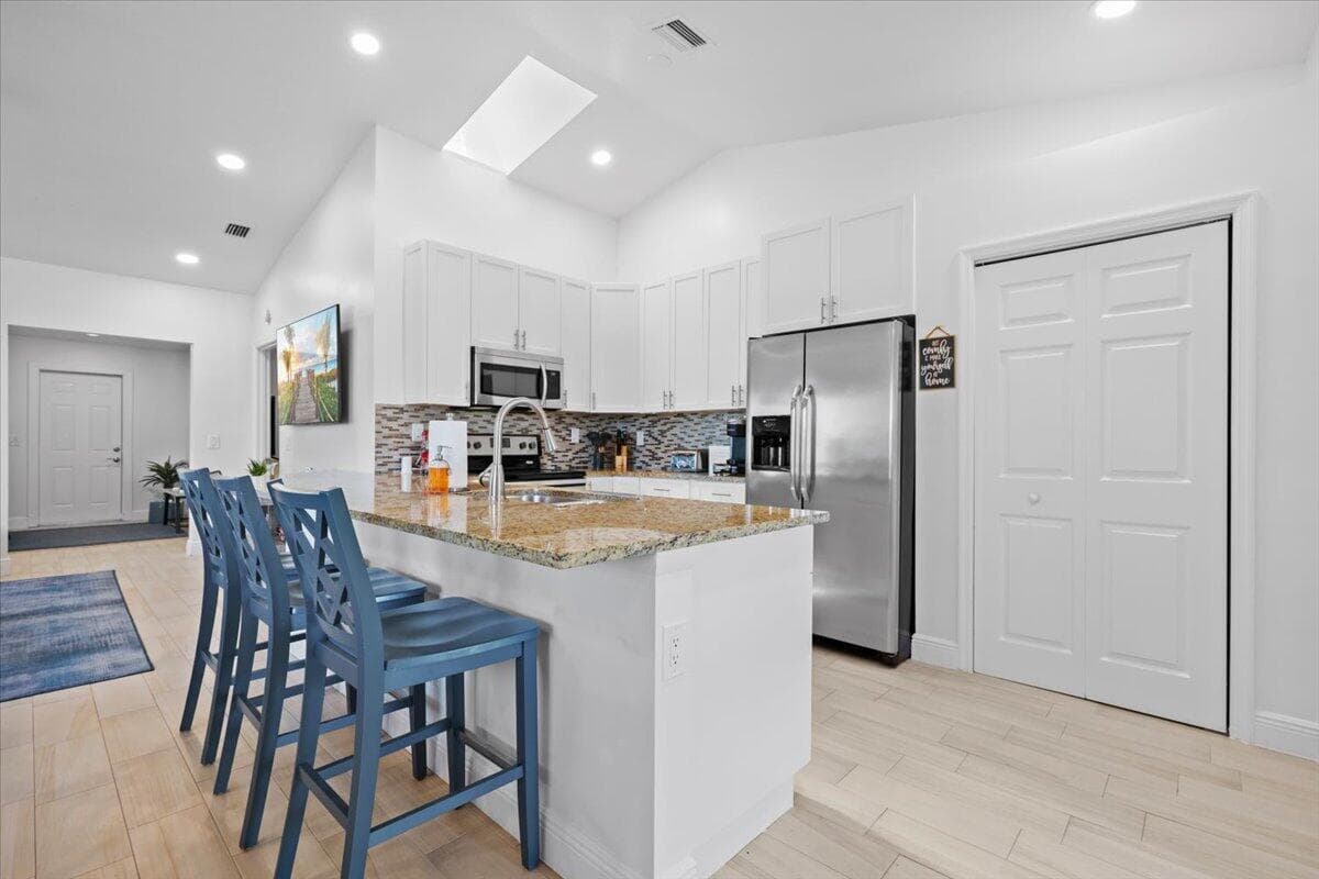 6077 Francis Street, Jupiter, FL 33458 — photo 4 of 43