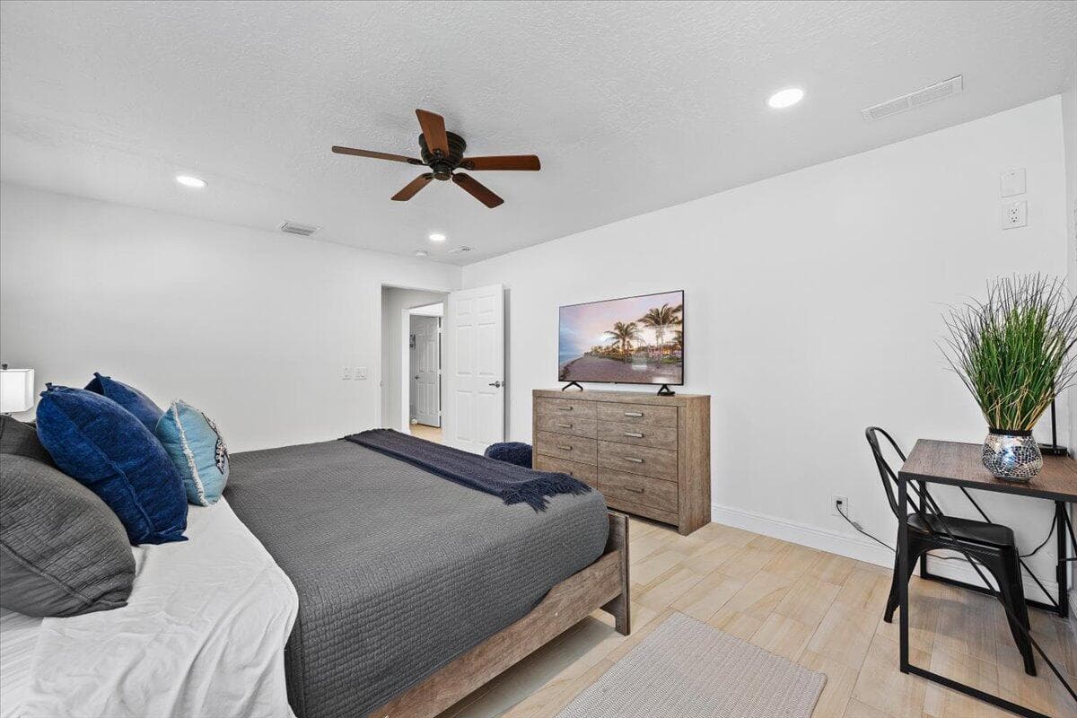 6077 Francis Street, Jupiter, FL 33458 — photo 14 of 43