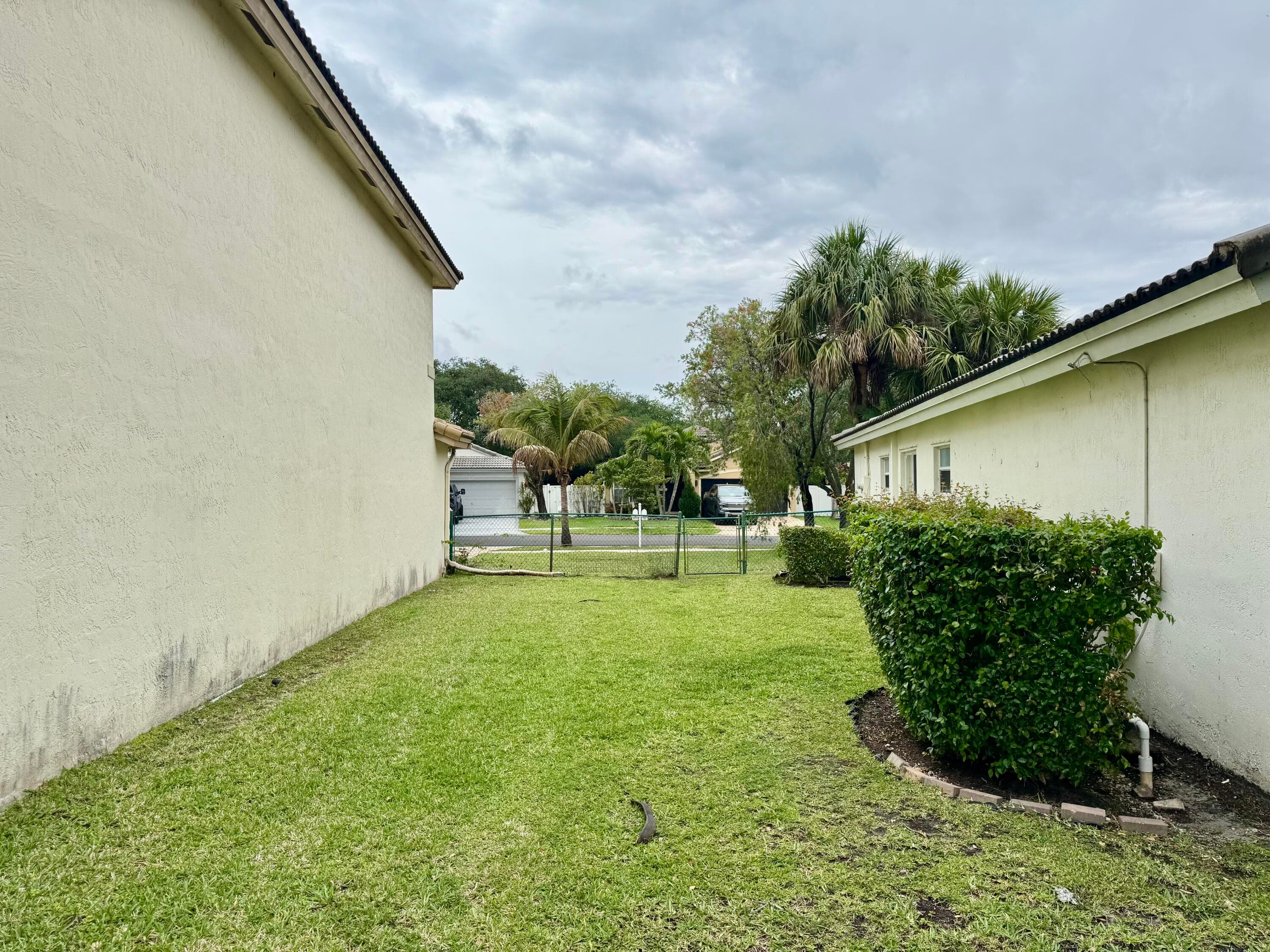387 SW 206th Avenue 0, Pembroke Pines, FL 33029 — photo 21 of 24