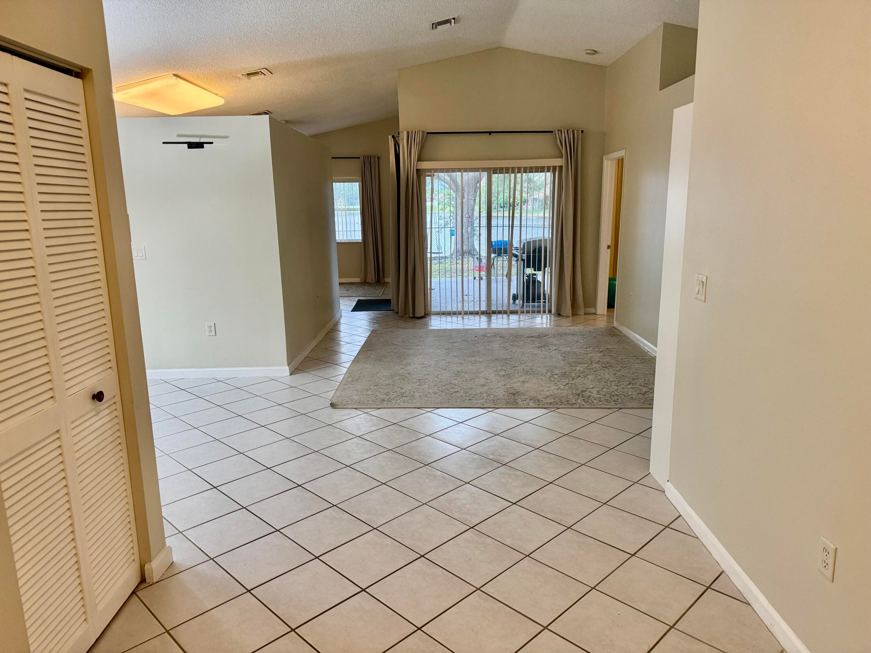 387 SW 206th Avenue 0, Pembroke Pines, FL 33029 — photo 8 of 24