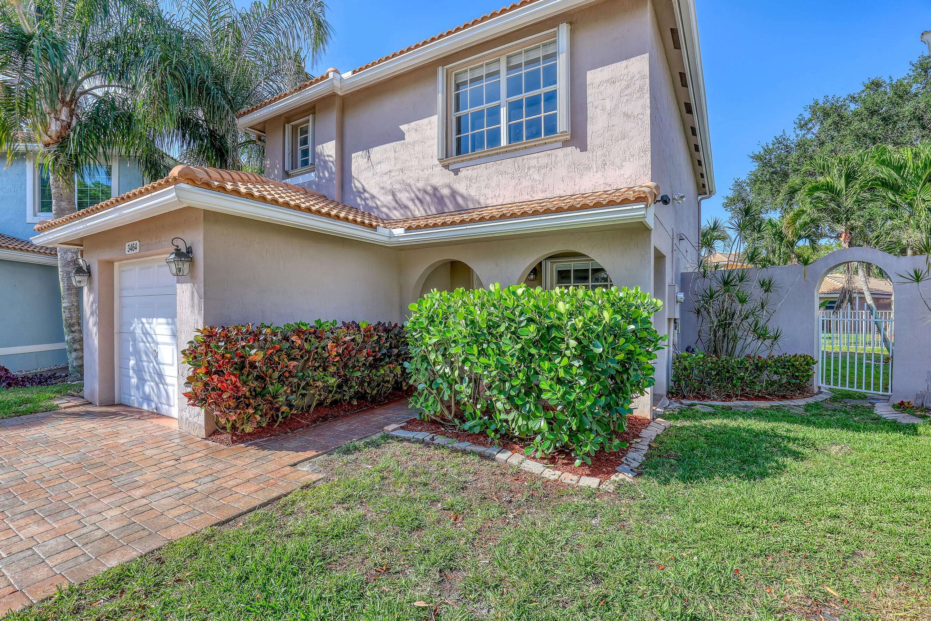 3464 Commodore Court, West Palm Beach, FL 33411 — photo 3 of 64