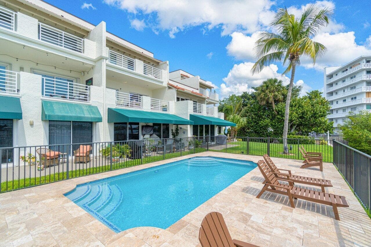 324 N Lake Drive, Lantana, FL 33462 — photo 32 of 45