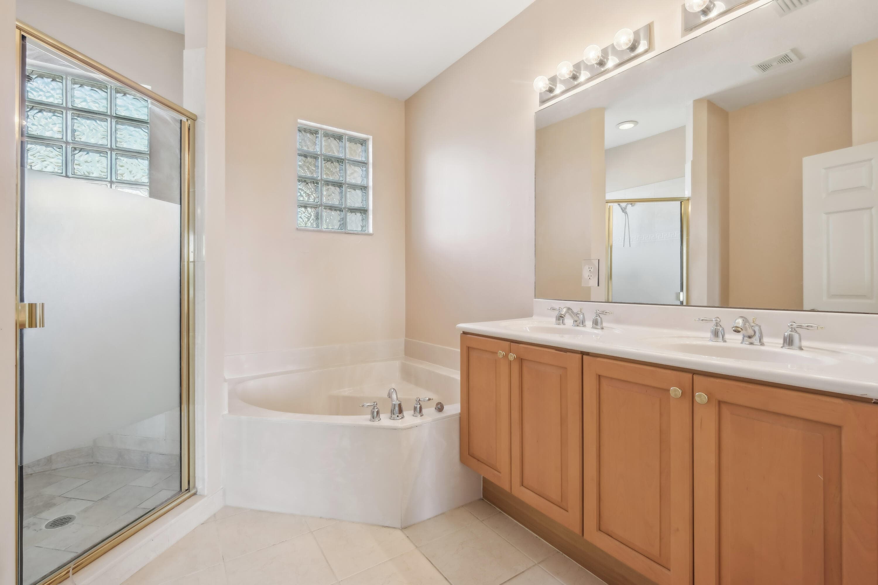 2584 SW Stockbridge Sq Square SW, Vero Beach, FL 32962 — photo 34 of 59