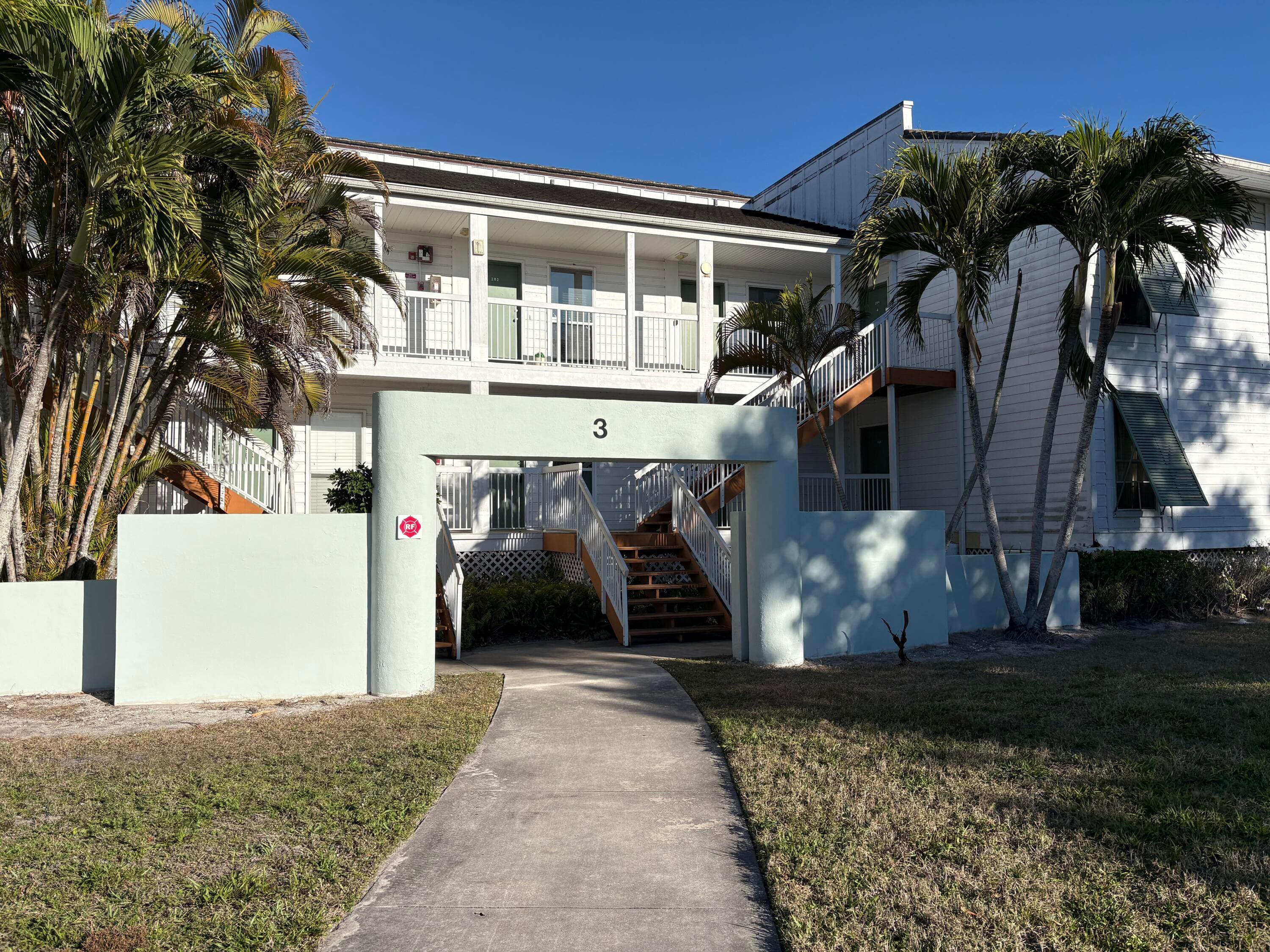 182 Cypress Point Drive, Palm Beach Gardens, FL 33418 — photo 2 of 16