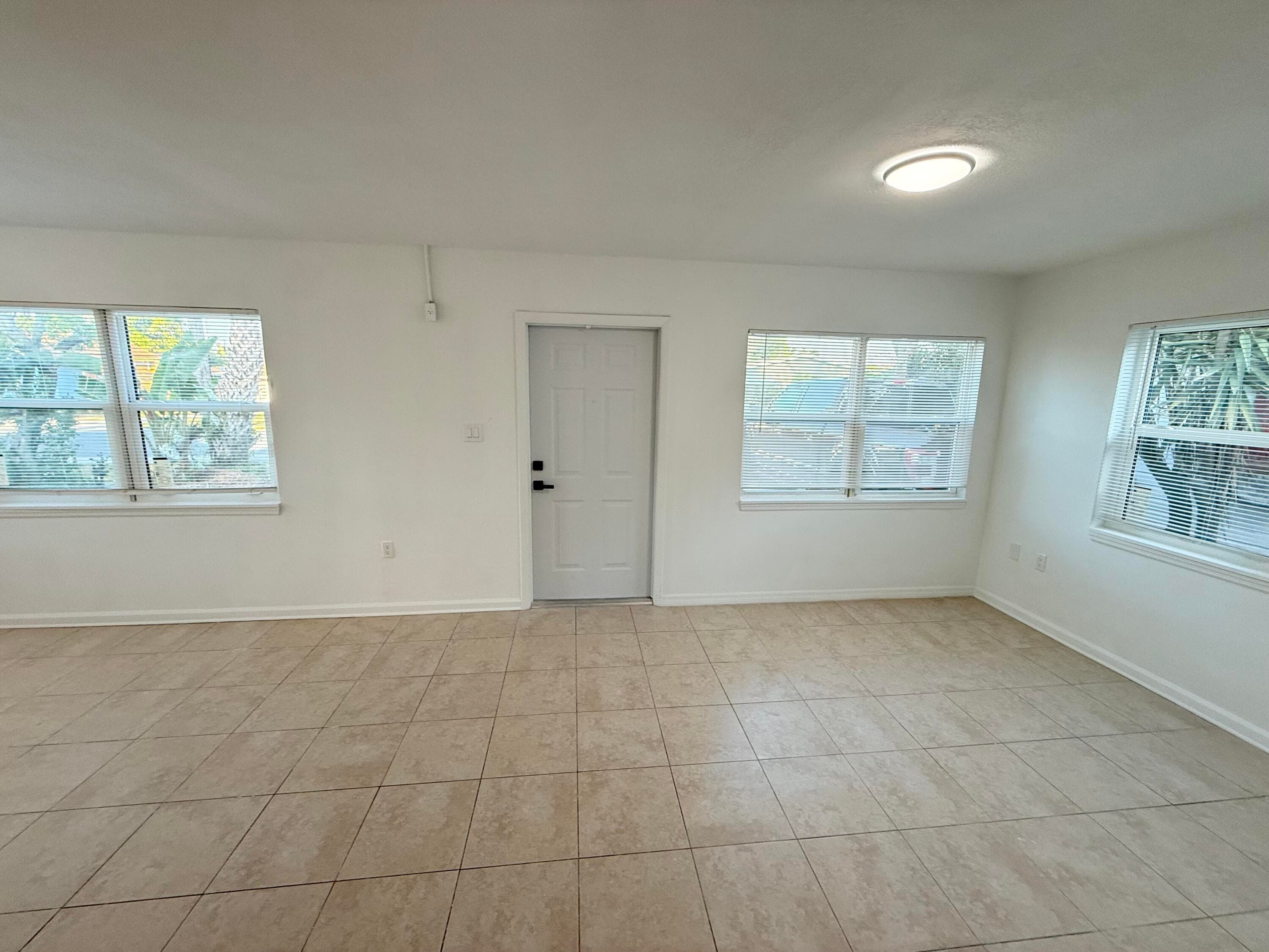 912 SE Tarpon Avenue, Stuart, FL 34994 — photo 9 of 31