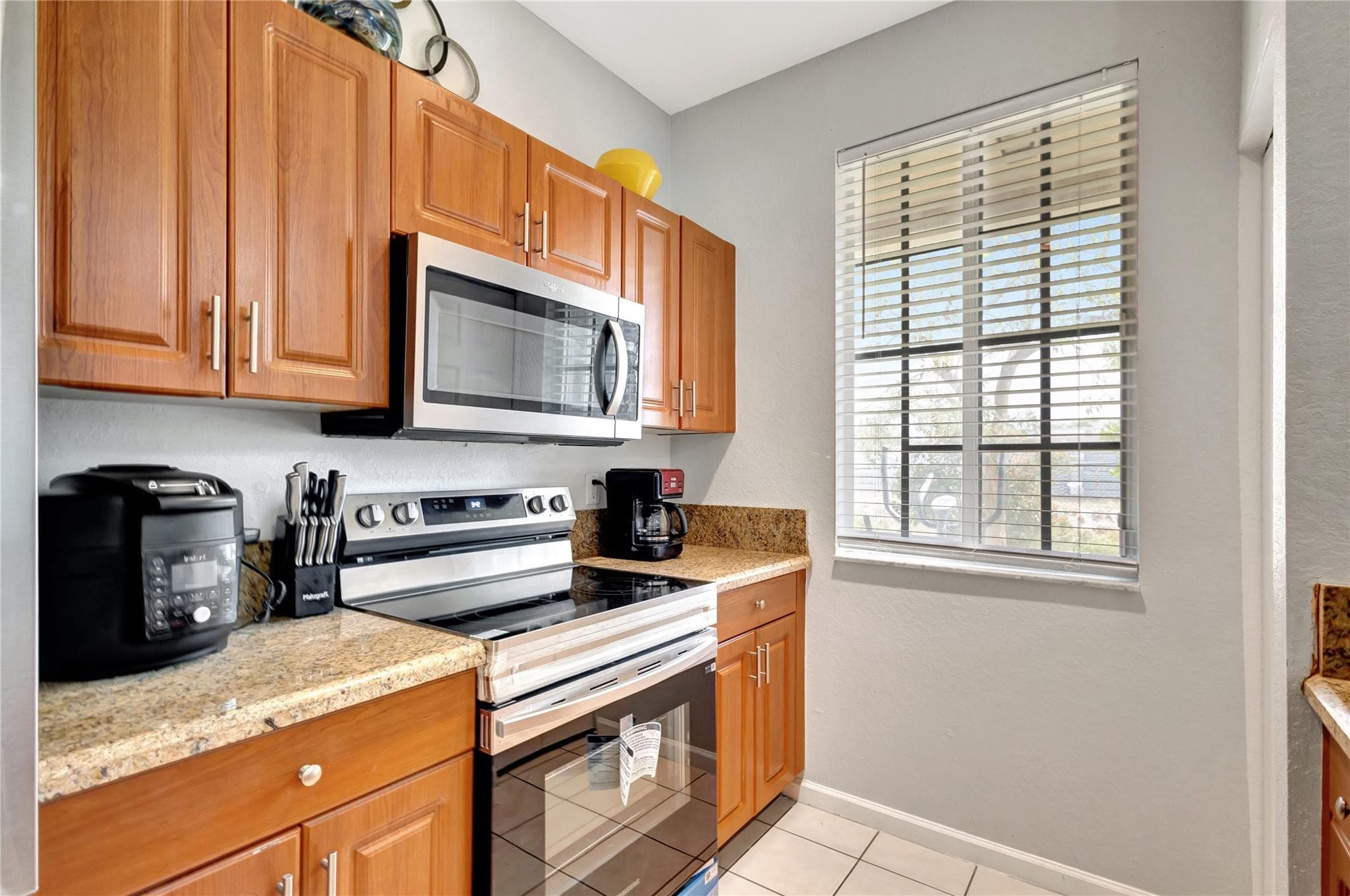 2037 Nassau Drive 2037, Riviera Beach, FL 33404 — photo 13 of 44