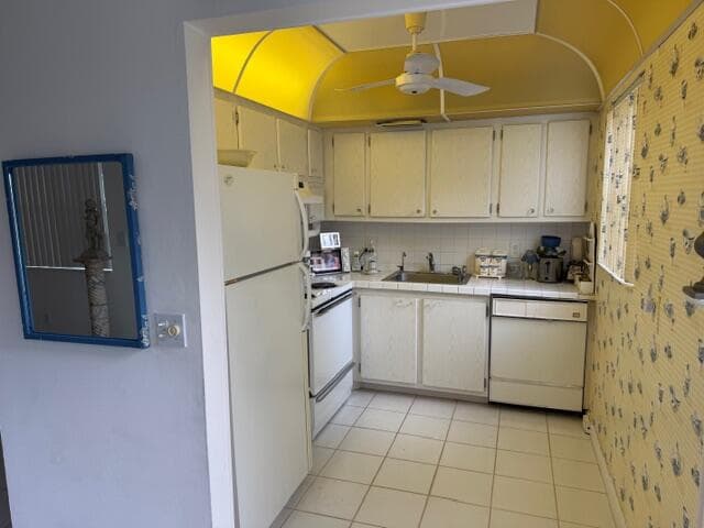 116 Lyndhurst F 116, Deerfield Beach, FL 33442 — photo 9 of 11