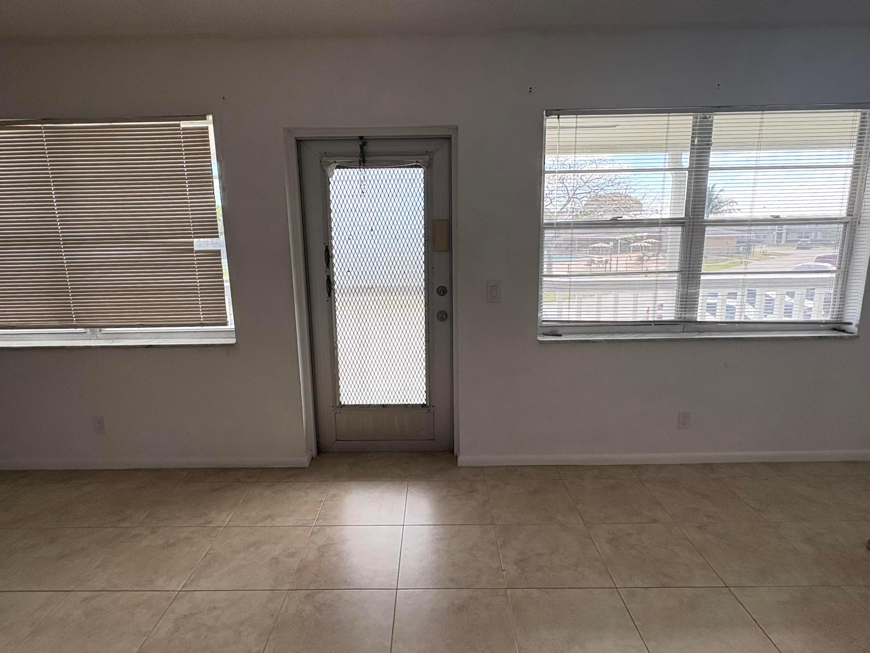 163 Somerset Crescent H, West Palm Beach, FL 33417 — photo 2 of 18