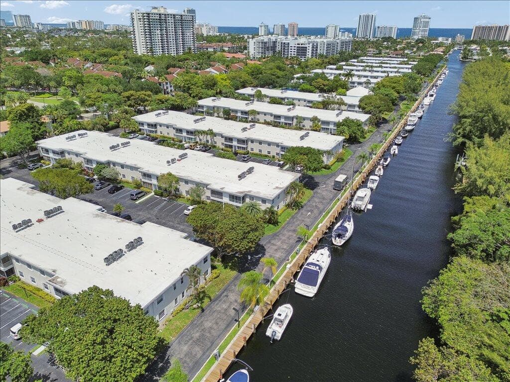 6379 Bay Club Drive 2, Fort Lauderdale, FL 33308 — photo 1 of 26