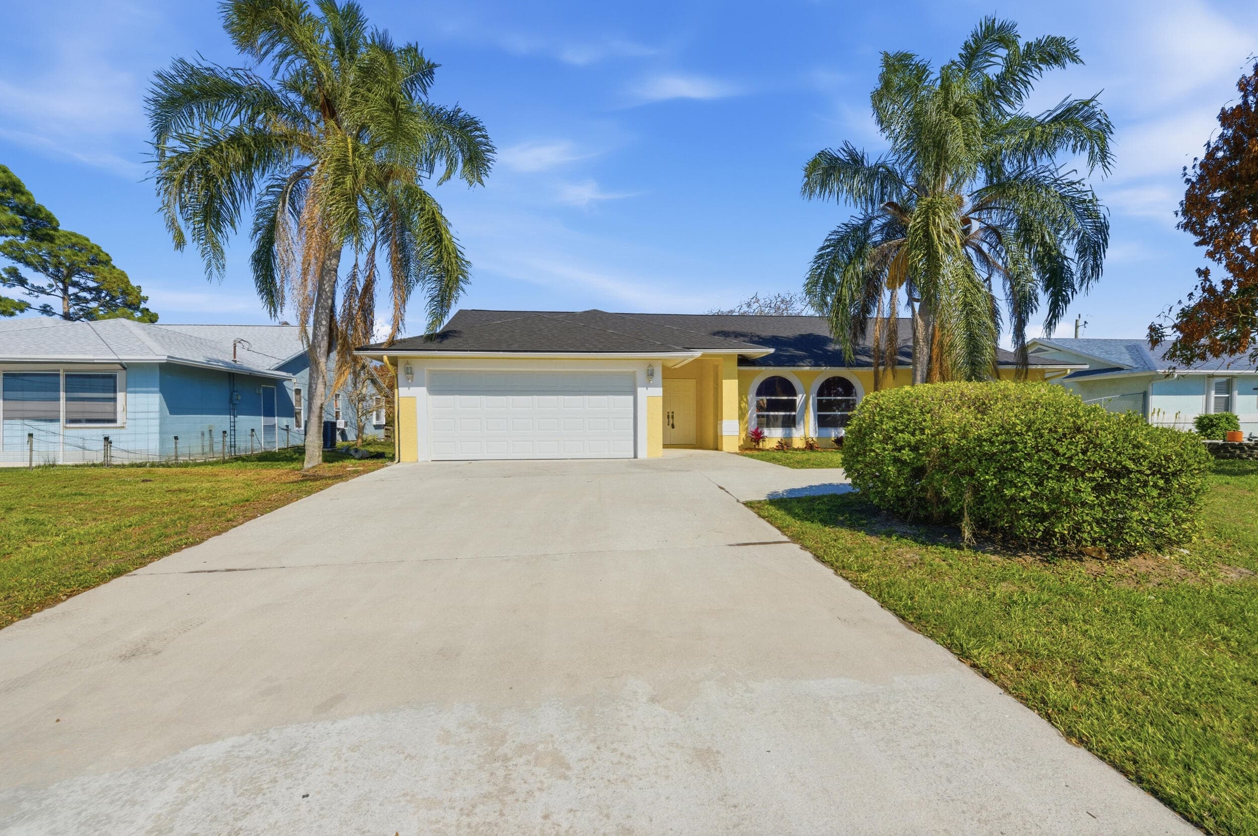 1371 SE Airoso Boulevard, Port St. Lucie, FL 34983 — photo 1 of 20