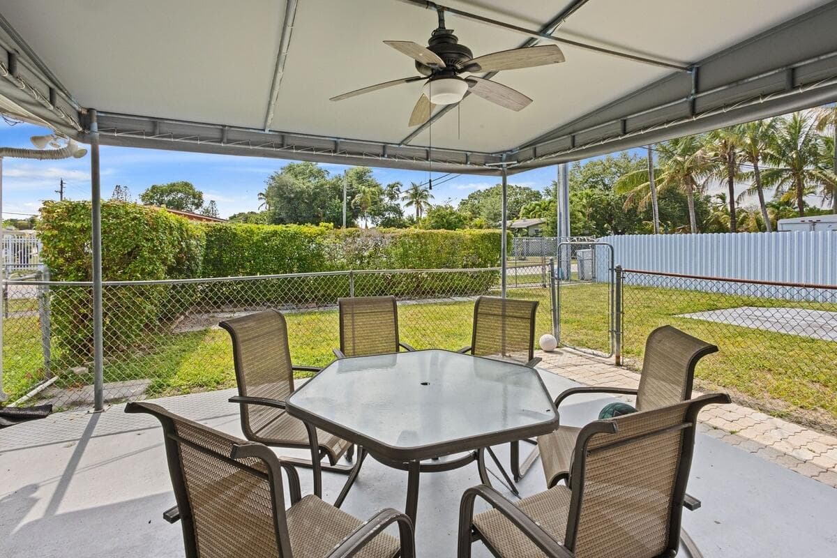 101 NE 195th Street, Miami, FL 33179 — photo 3 of 20