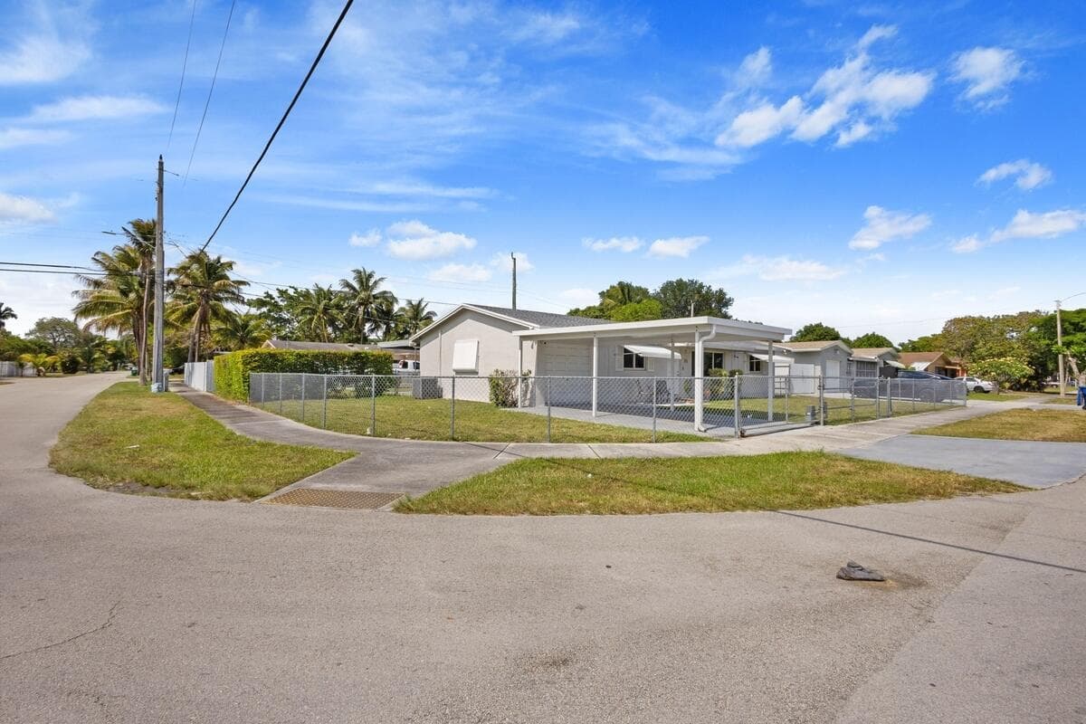 101 NE 195th Street, Miami, FL 33179 — photo 4 of 20