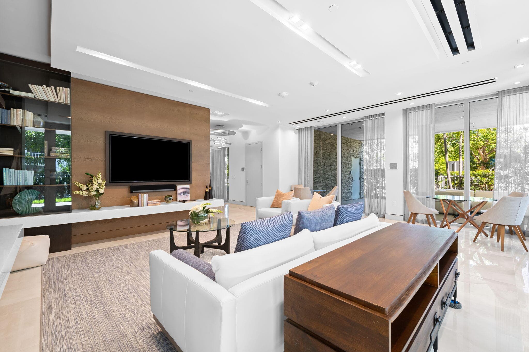 435 Bayshore Drive 302, Fort Lauderdale, FL 33304 — photo 35 of 47
