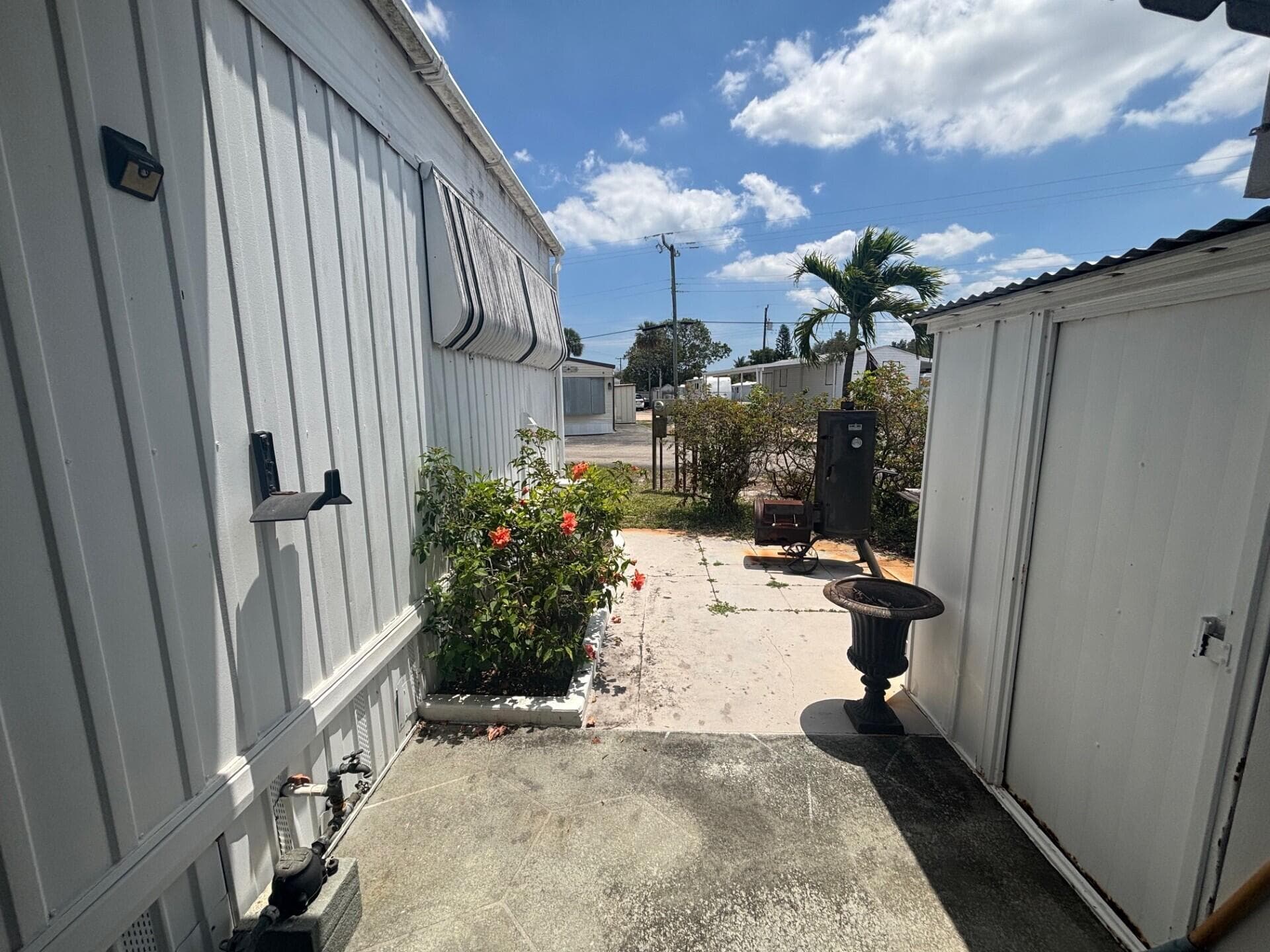 586 NE 47th Street, Deerfield Beach, FL 33064 — photo 23 of 29