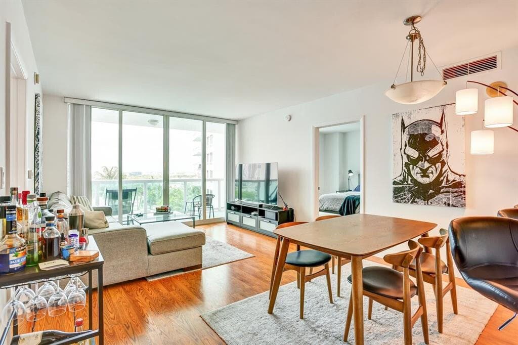 1800 N Bayshore Drive 1610, Miami, FL 33132 — photo 7 of 31