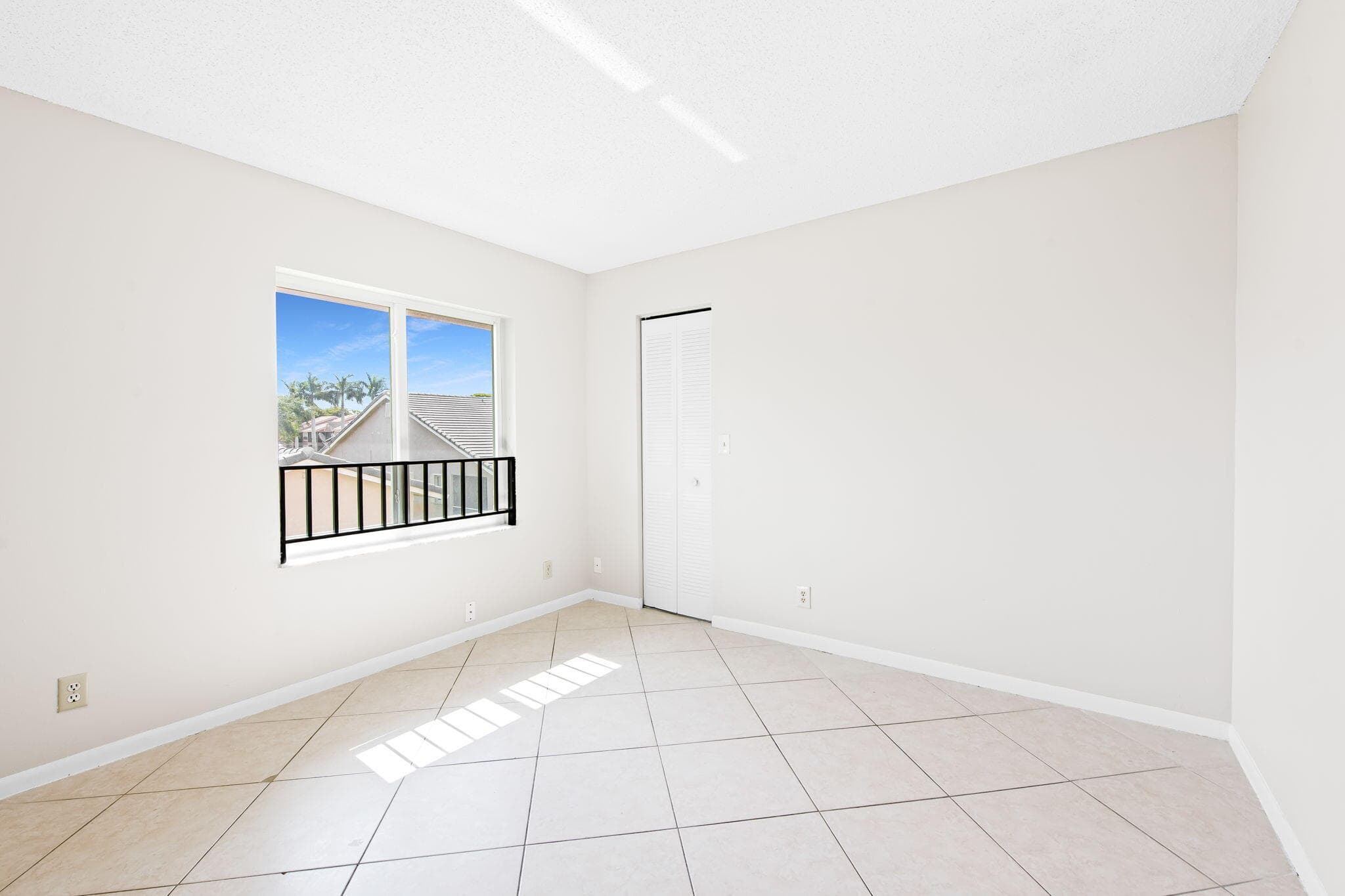 2981 NW 92nd Avenue, Coral Springs, FL 33065 — photo 8 of 21
