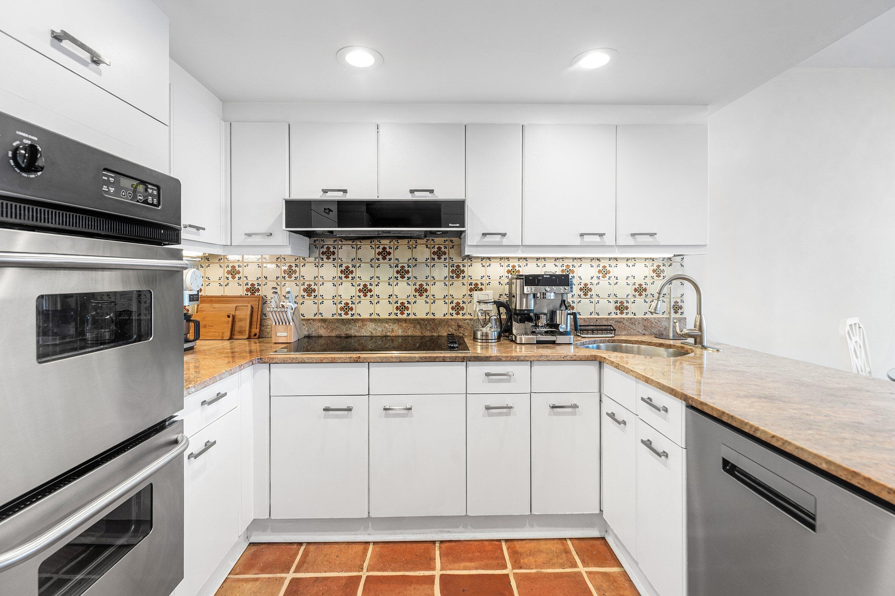 529 S Flagler Drive 6g, West Palm Beach, FL 33401 — photo 5 of 31