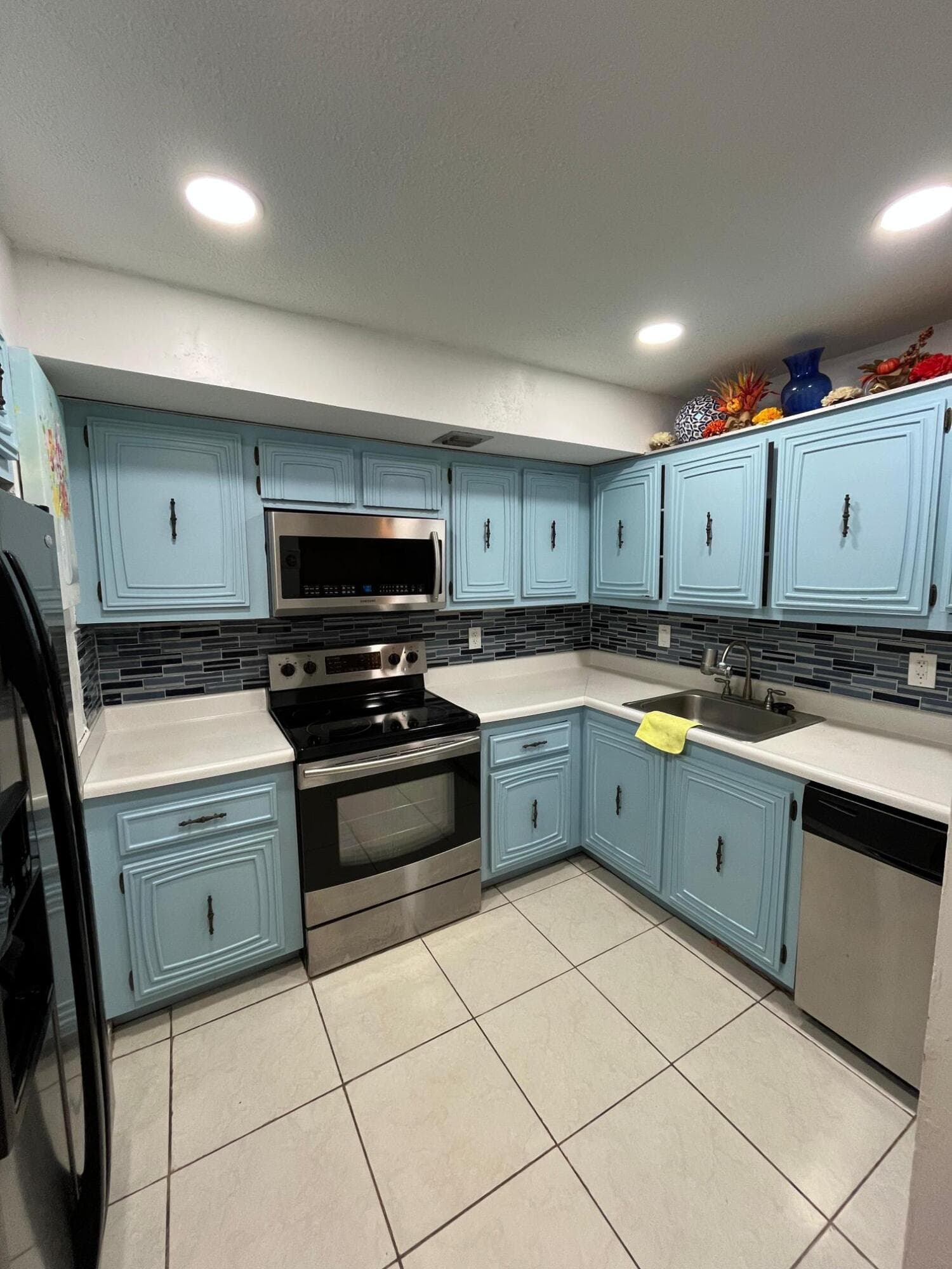 7041 Environ Boulevard 127, Lauderhill, FL 33319 — photo 1 of 7