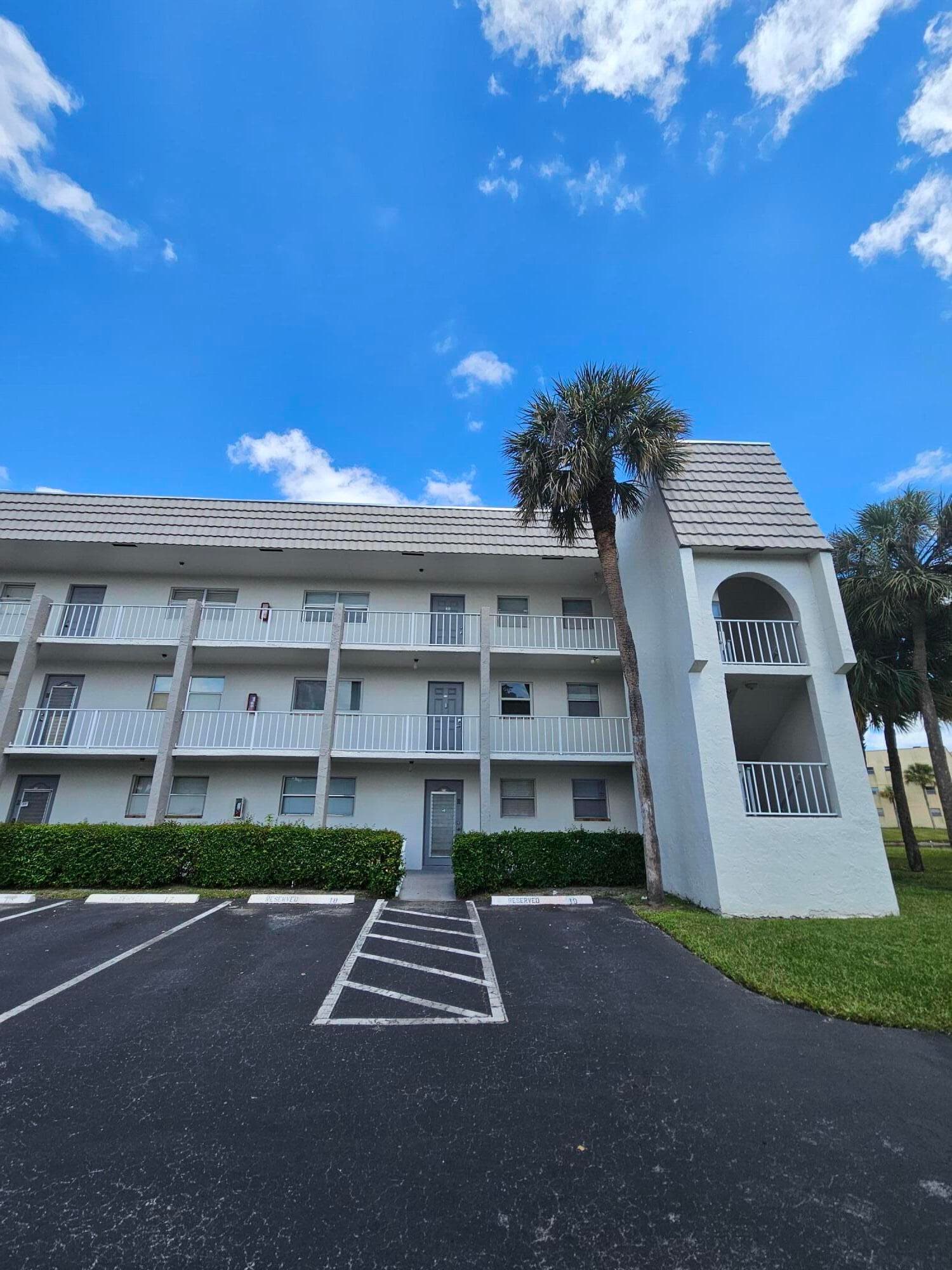 Condominium in Sunrise — photo 1 of 12