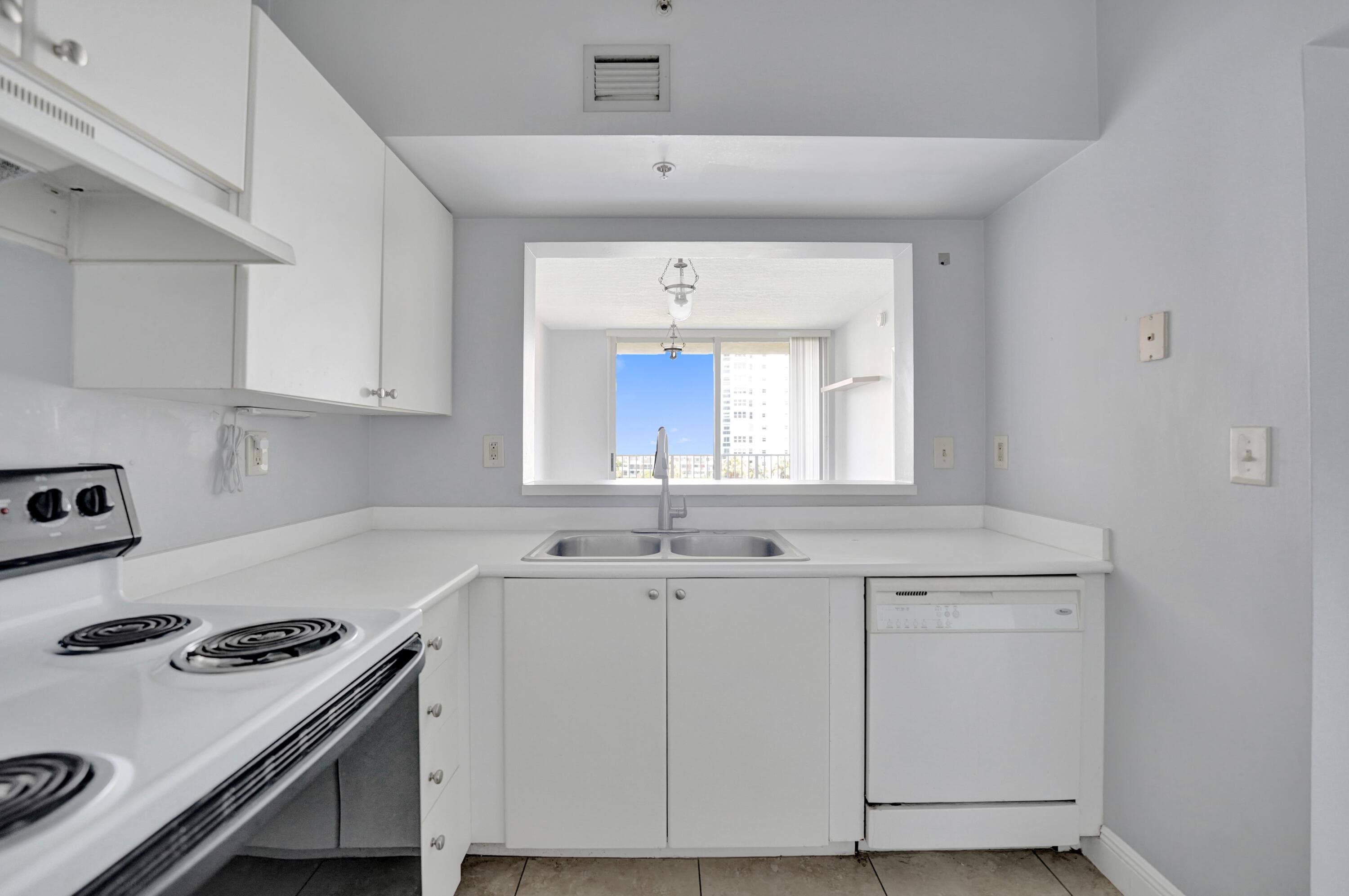 3020 NE 32nd Avenue 807, Fort Lauderdale, FL 33308 — photo 10 of 75