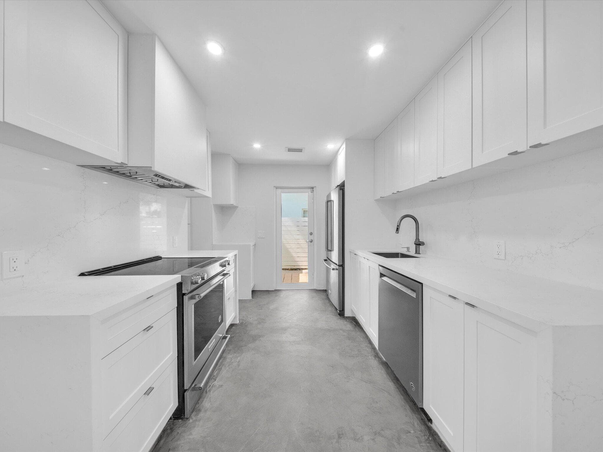 1721 N 16th Court, Hollywood, FL 33020 — photo 10 of 40