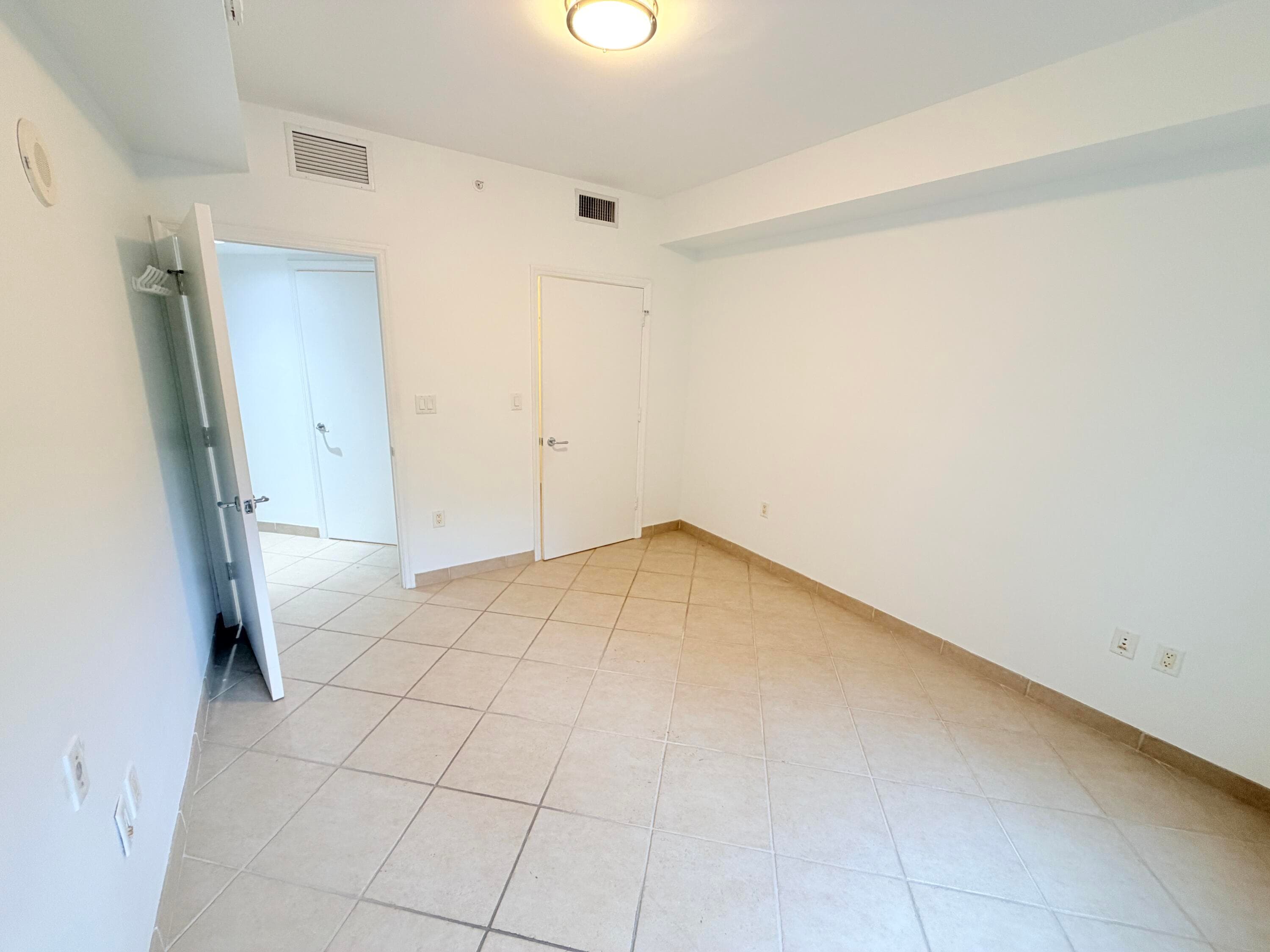 19900 E Country Club Drive 210, Aventura, FL 33180 — photo 11 of 21