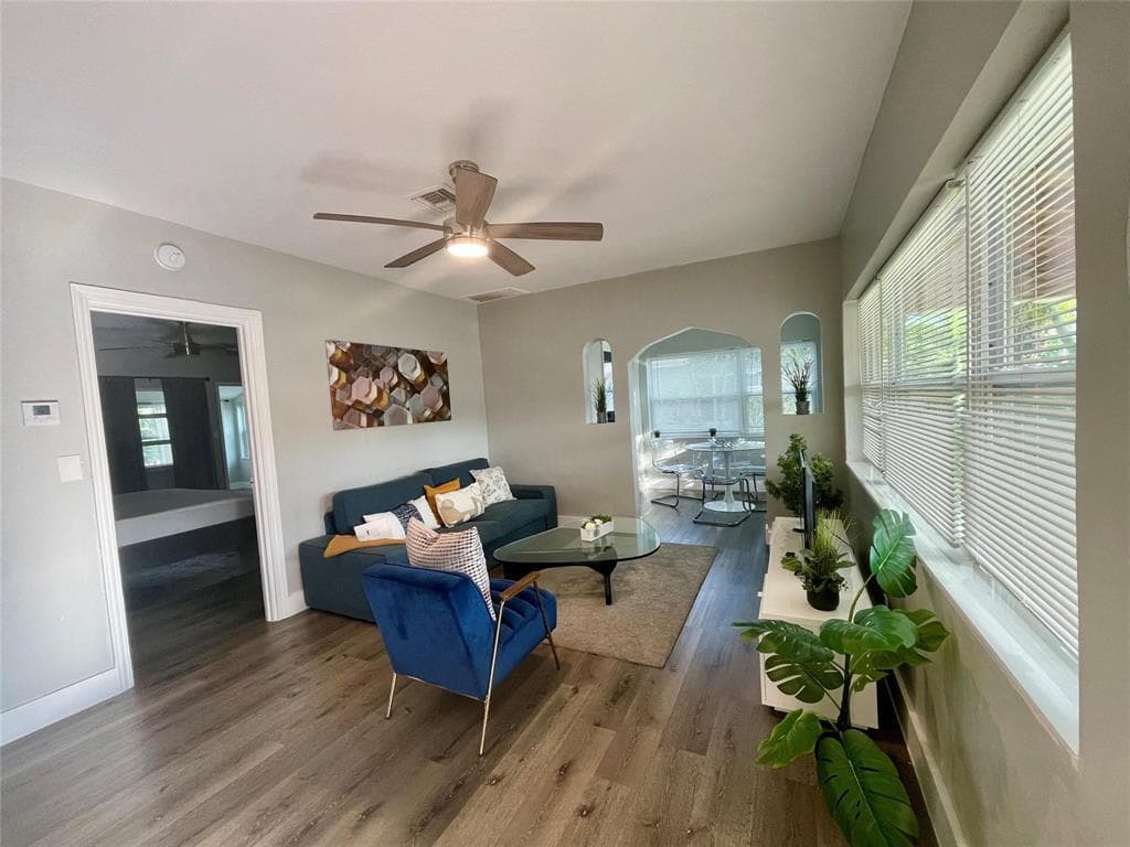 832 NE 17th Avenue, Fort Lauderdale, FL 33304 — photo 3 of 13