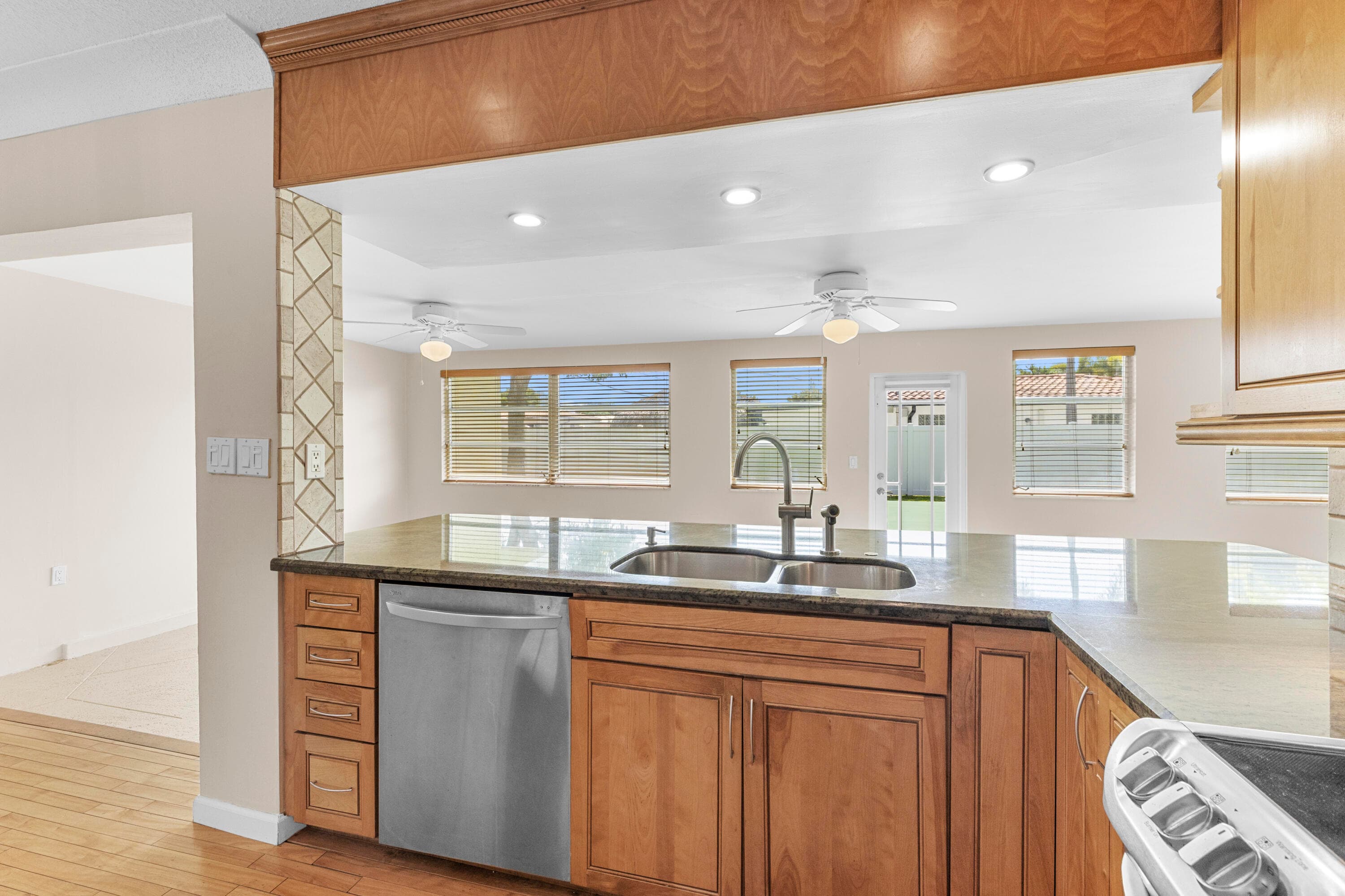 1424 SE 12th Avenue, Deerfield Beach, FL 33441 — photo 7 of 41