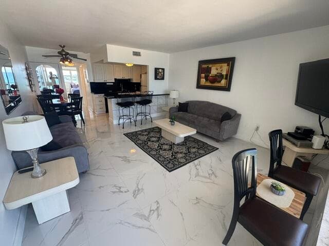 300 Oregon Street 502, Hollywood, FL 33019 — photo 14 of 16
