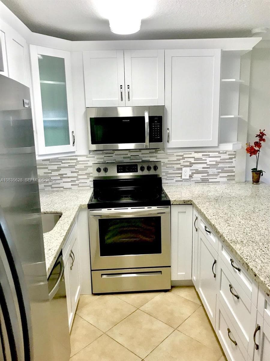 86 Mansfield C, Boca Raton, FL 33434 — photo 4 of 29