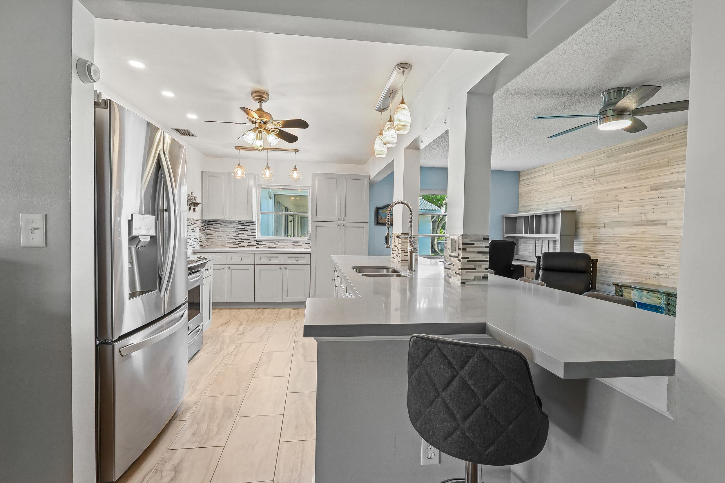 1124 NW 90th Way, Plantation, FL 33322 — photo 7 of 53