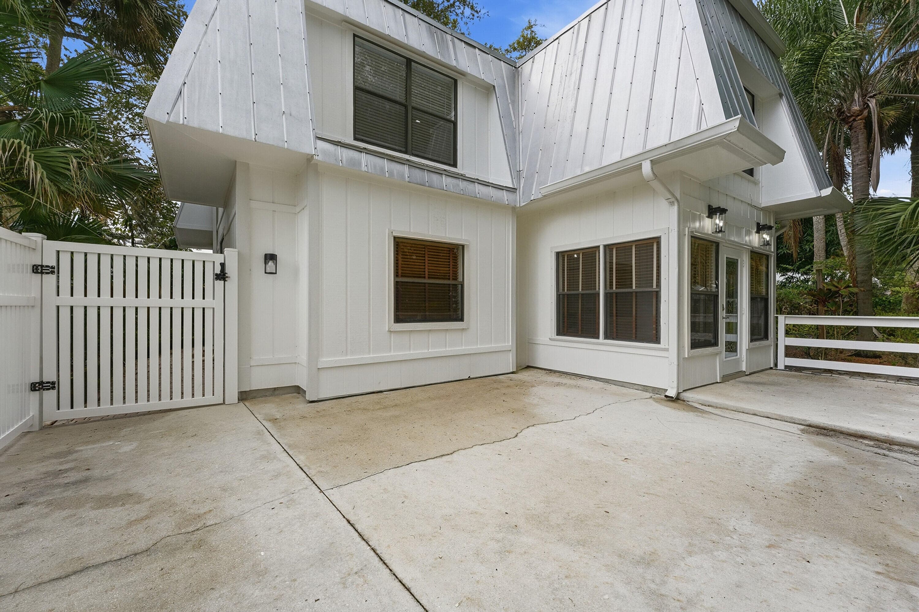 576 SW Rustic Circle, Stuart, FL 34997 — photo 3 of 52
