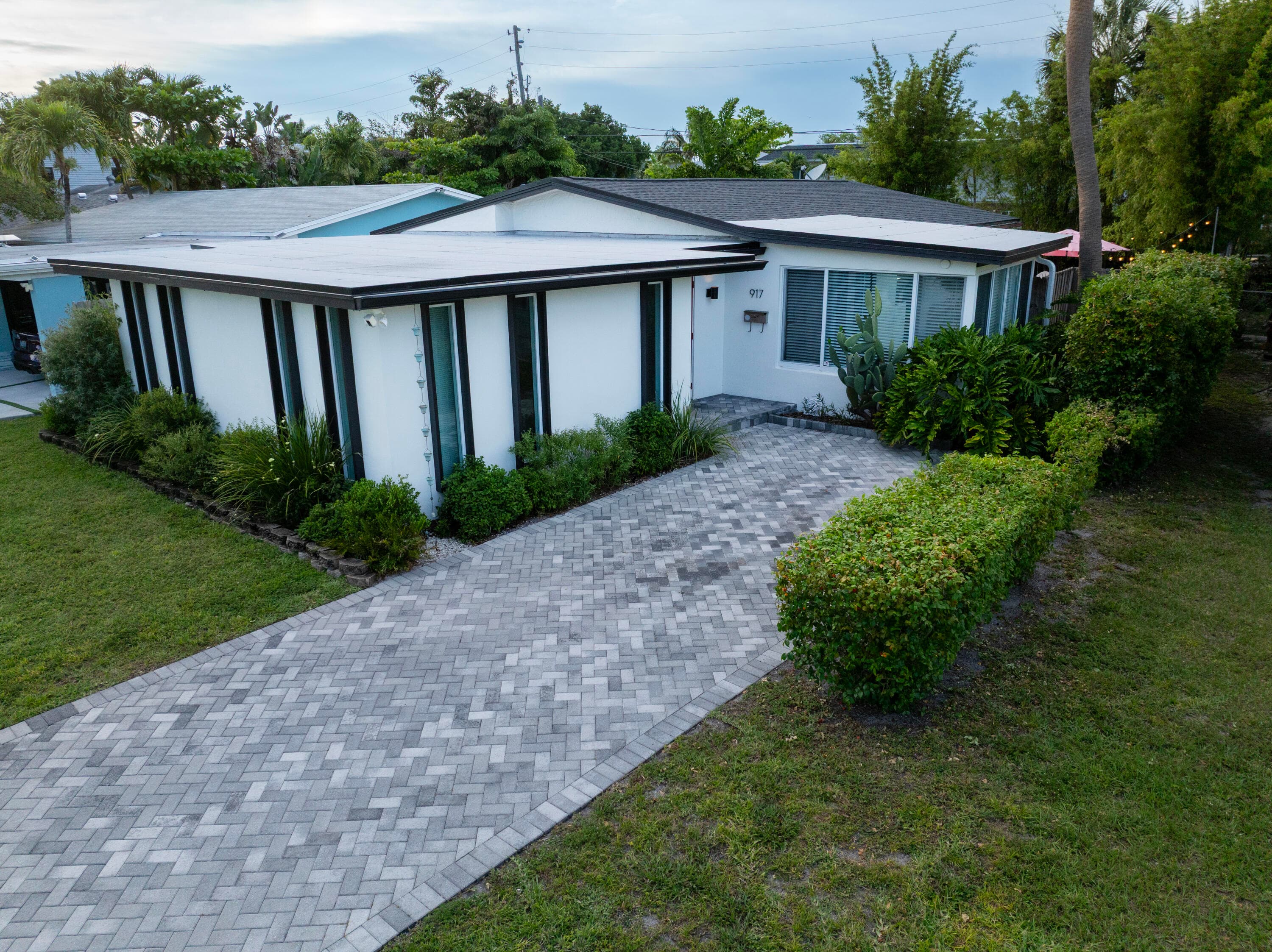 917 NE 18th Street, Fort Lauderdale, FL 33305 — photo 3 of 46