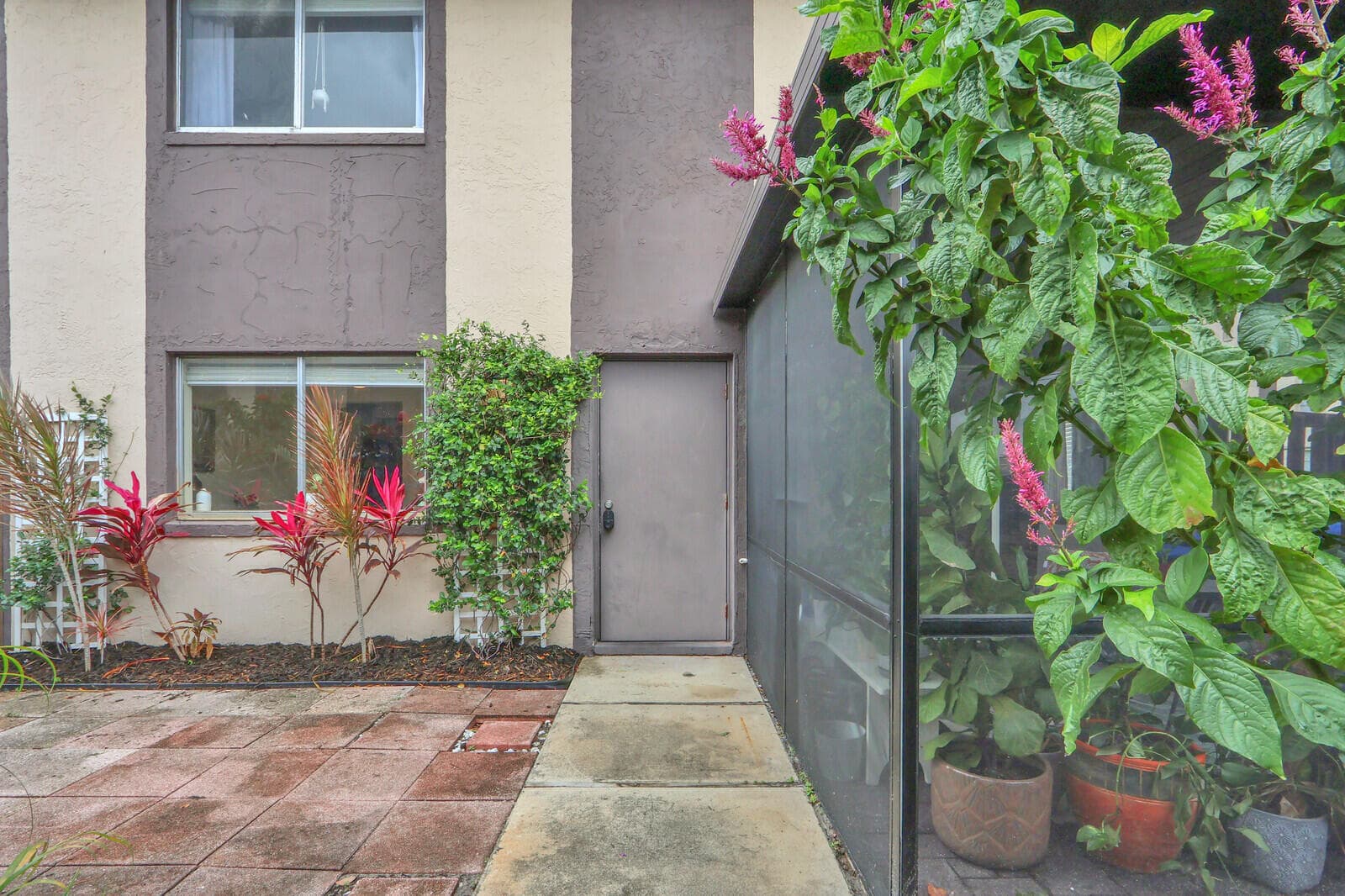 2116 Sherwood Forest Boulevard 28, West Palm Beach, FL 33415 — photo 4 of 37