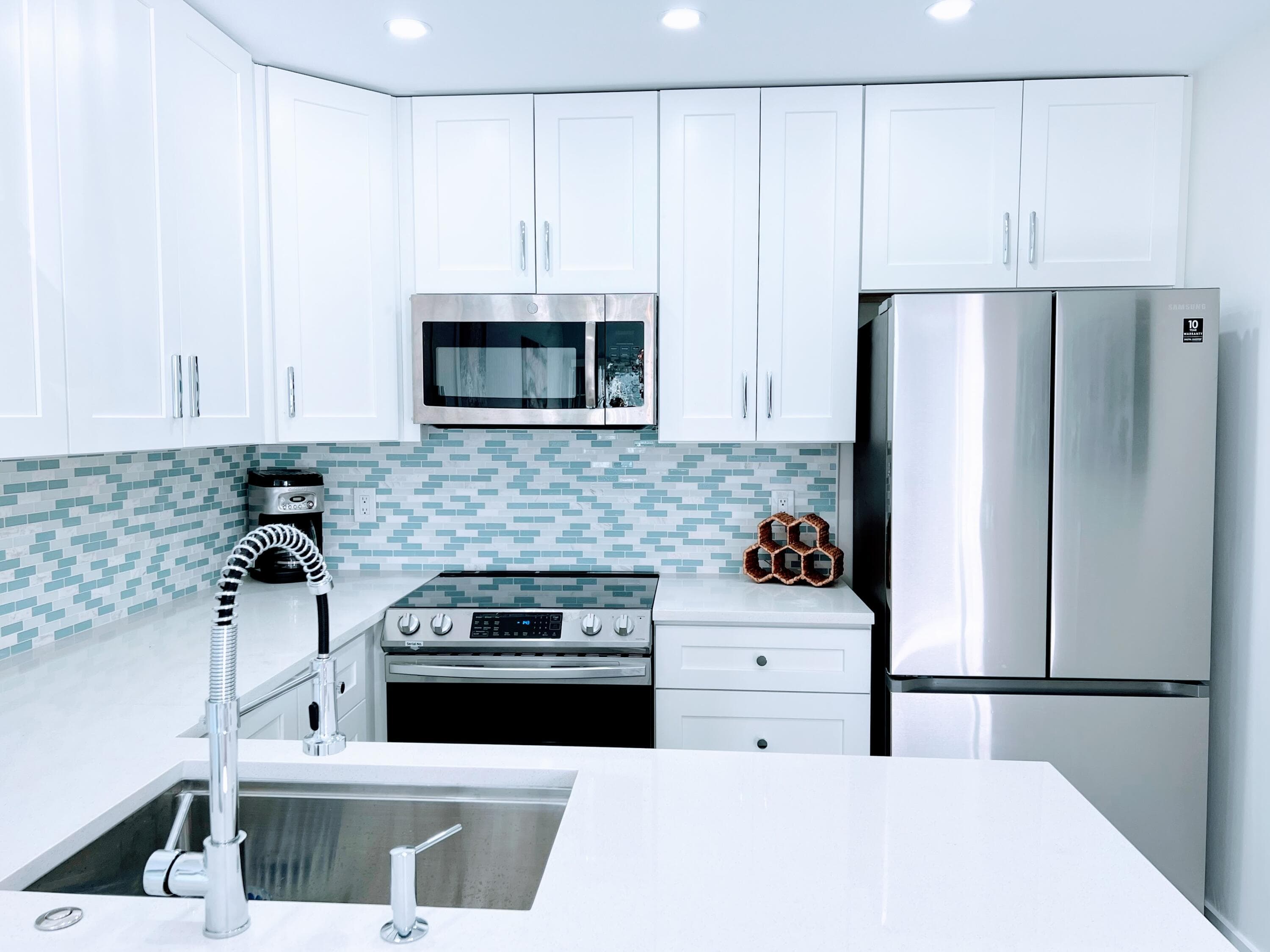 647 Waterside Drive, Hypoluxo, FL 33462 — photo 8 of 24